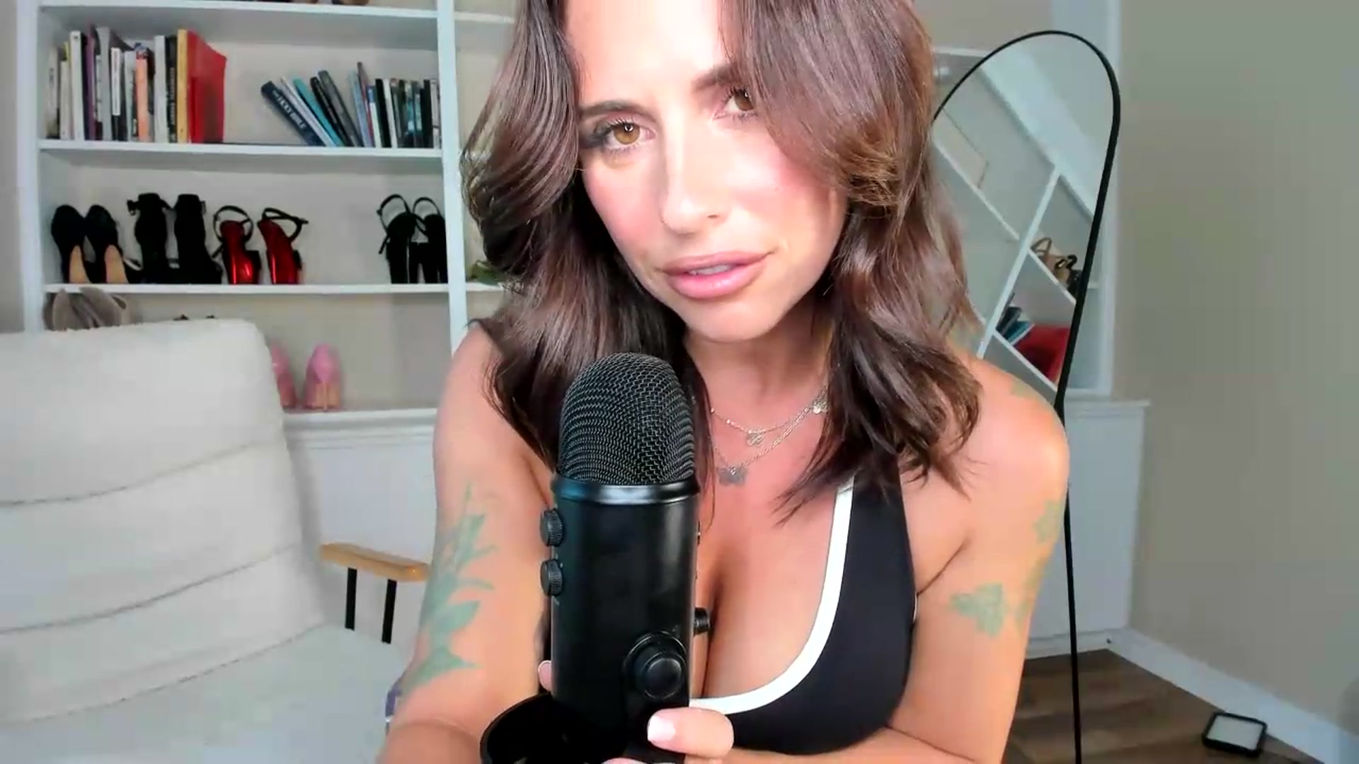 Gallery image thumbnail from MilfParadise's myfreecams stream on, 06/25/2026, 22:23 image 17 of 20