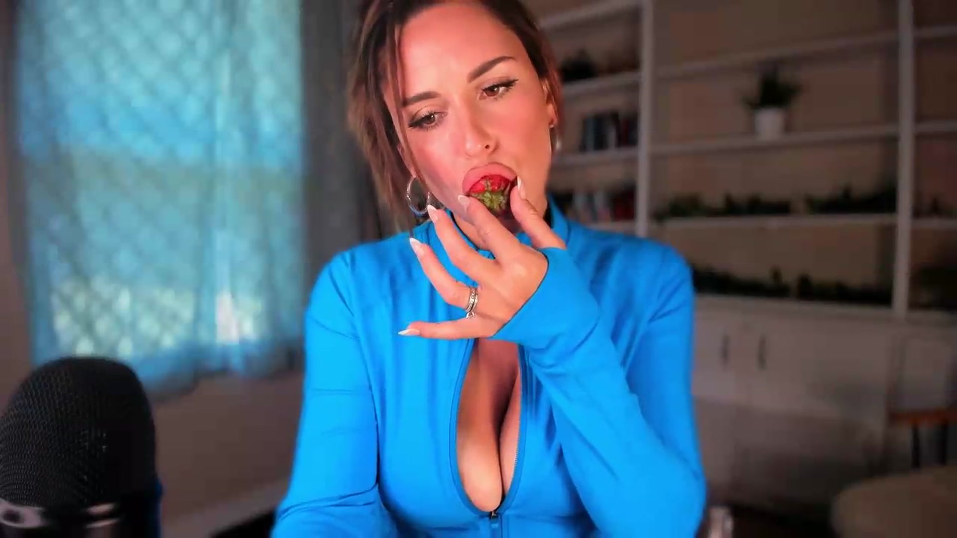 Gallery image thumbnail from MilfParadise's myfreecams stream on, 07/07/2026, 16:44 image 8 of 20