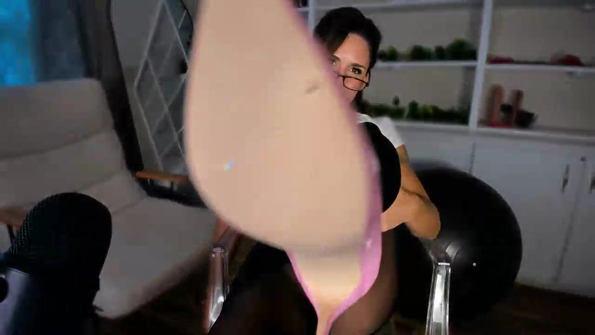 Gallery image thumbnail from MilfParadise's myfreecams stream on, 07/22/2026, 18:40 image 10 of 20