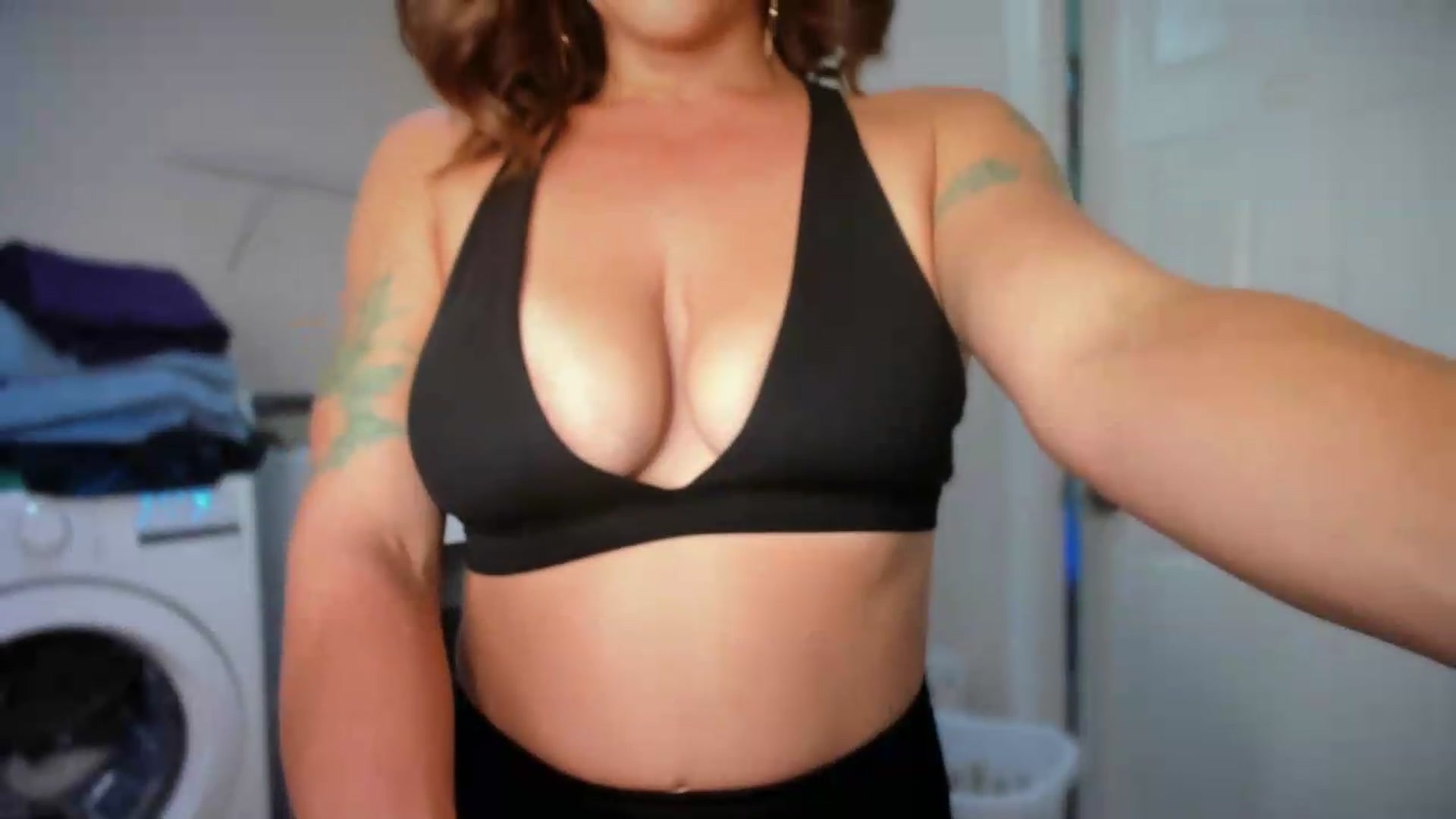 Gallery image thumbnail from MilfParadise's myfreecams stream on, 07/27/2026, 17:44 image 18 of 20