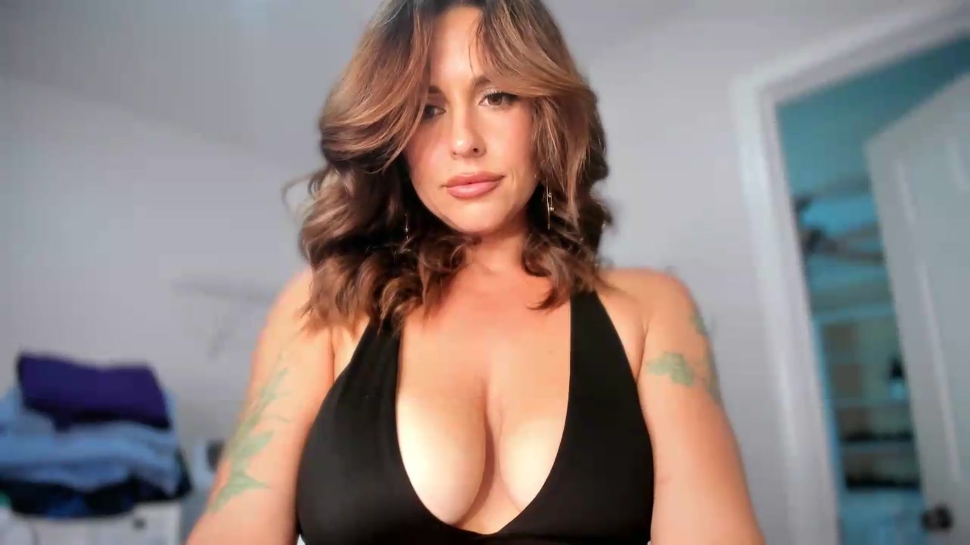 Gallery image thumbnail from MilfParadise's myfreecams stream on, 07/27/2026, 18:25 image 11 of 20