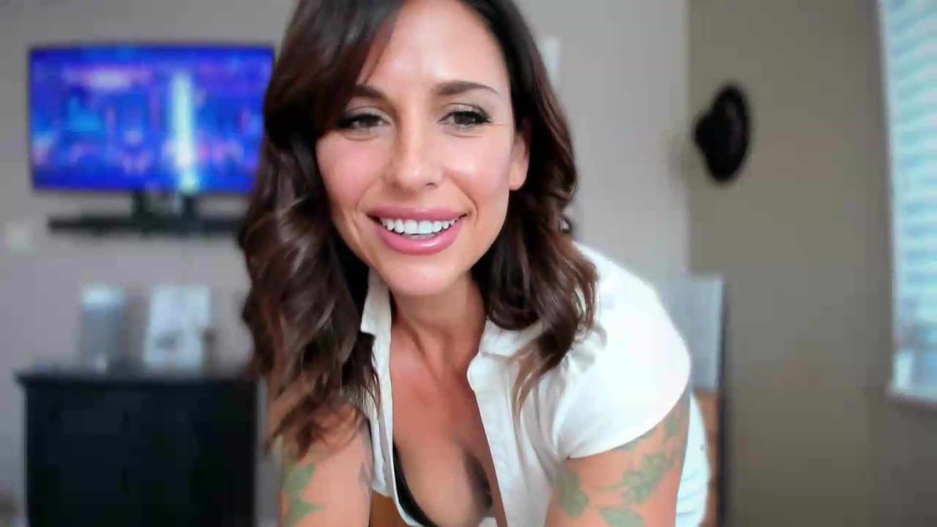 Gallery image thumbnail from MilfParadise's myfreecams stream on, 08/05/2026, 16:33 image 9 of 20