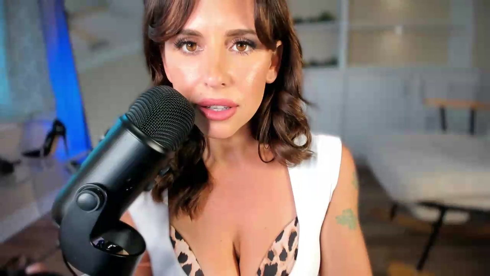 Gallery image thumbnail from MilfParadise's myfreecams stream on, 08/08/2026, 20:55 image 3 of 20