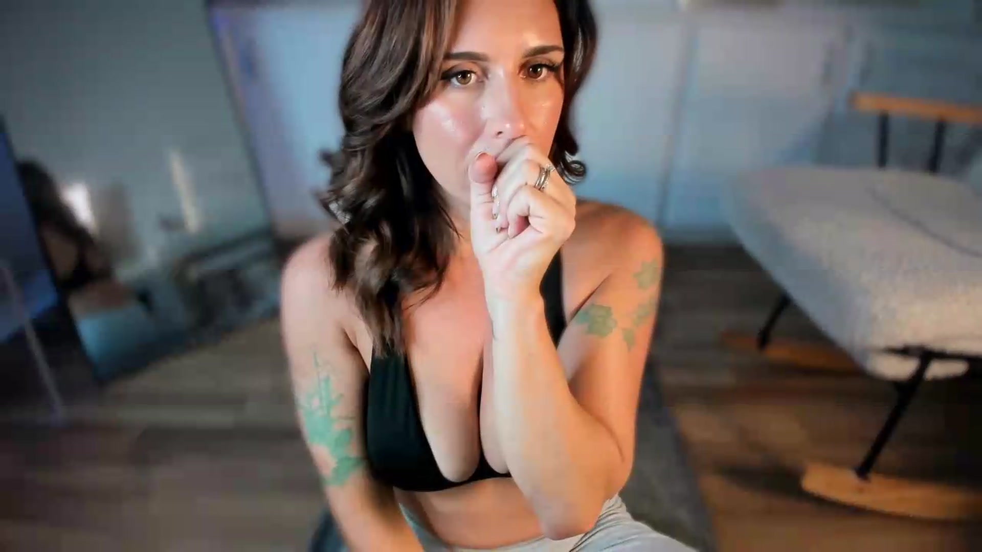 Gallery image thumbnail from MilfParadise's myfreecams stream on, 08/13/2026, 17:33 image 4 of 20