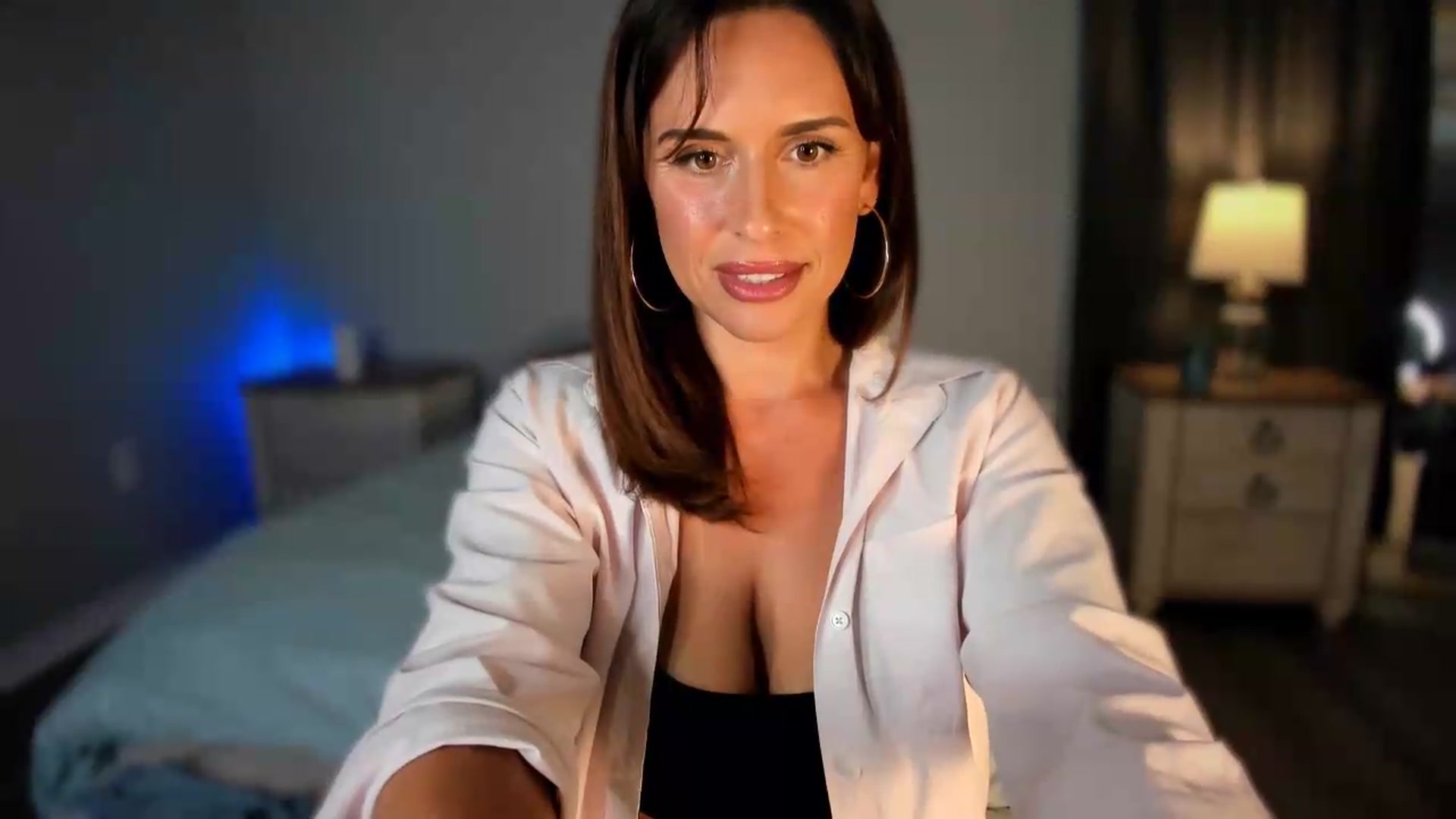 Gallery image thumbnail from MilfParadise's myfreecams stream on, 08/24/2026, 16:24 image 14 of 20