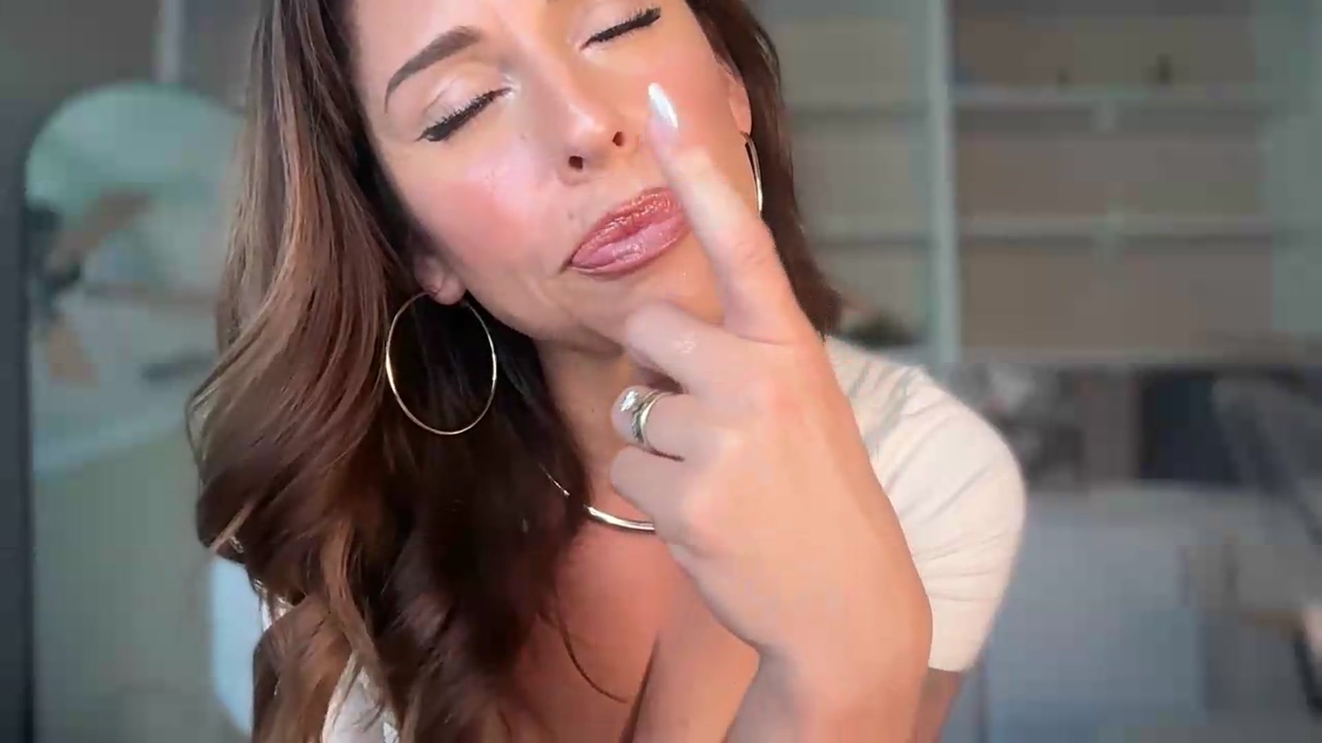 Gallery image thumbnail from MilfParadise's myfreecams stream on, 08/26/2026, 19:54 image 8 of 20