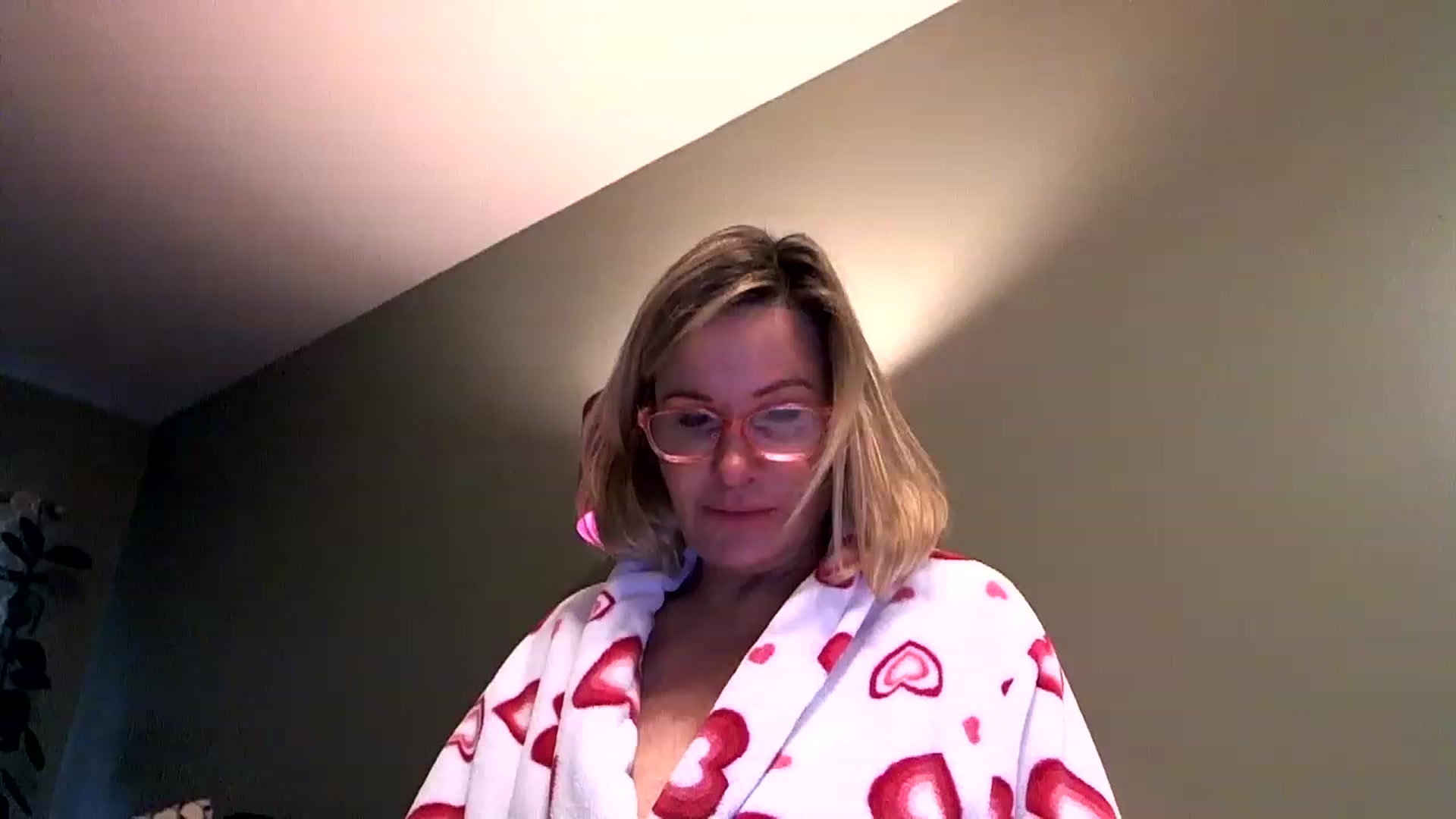 Gallery image thumbnail from Milf_Goddess's myfreecams stream on, 01/01/2023, 13:21 image 8 of 20