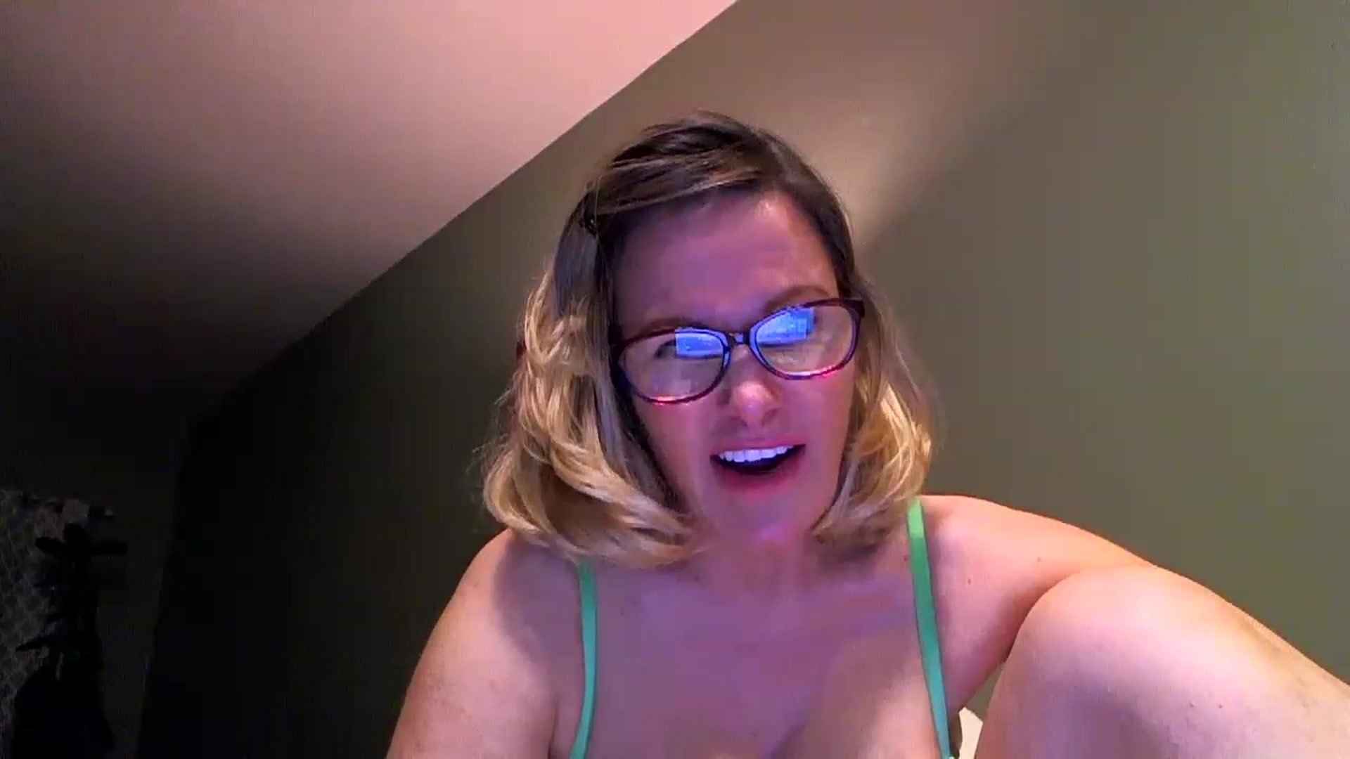 Gallery image thumbnail from Milf_Goddess's myfreecams stream on, 01/16/2023, 10:16 image 3 of 20