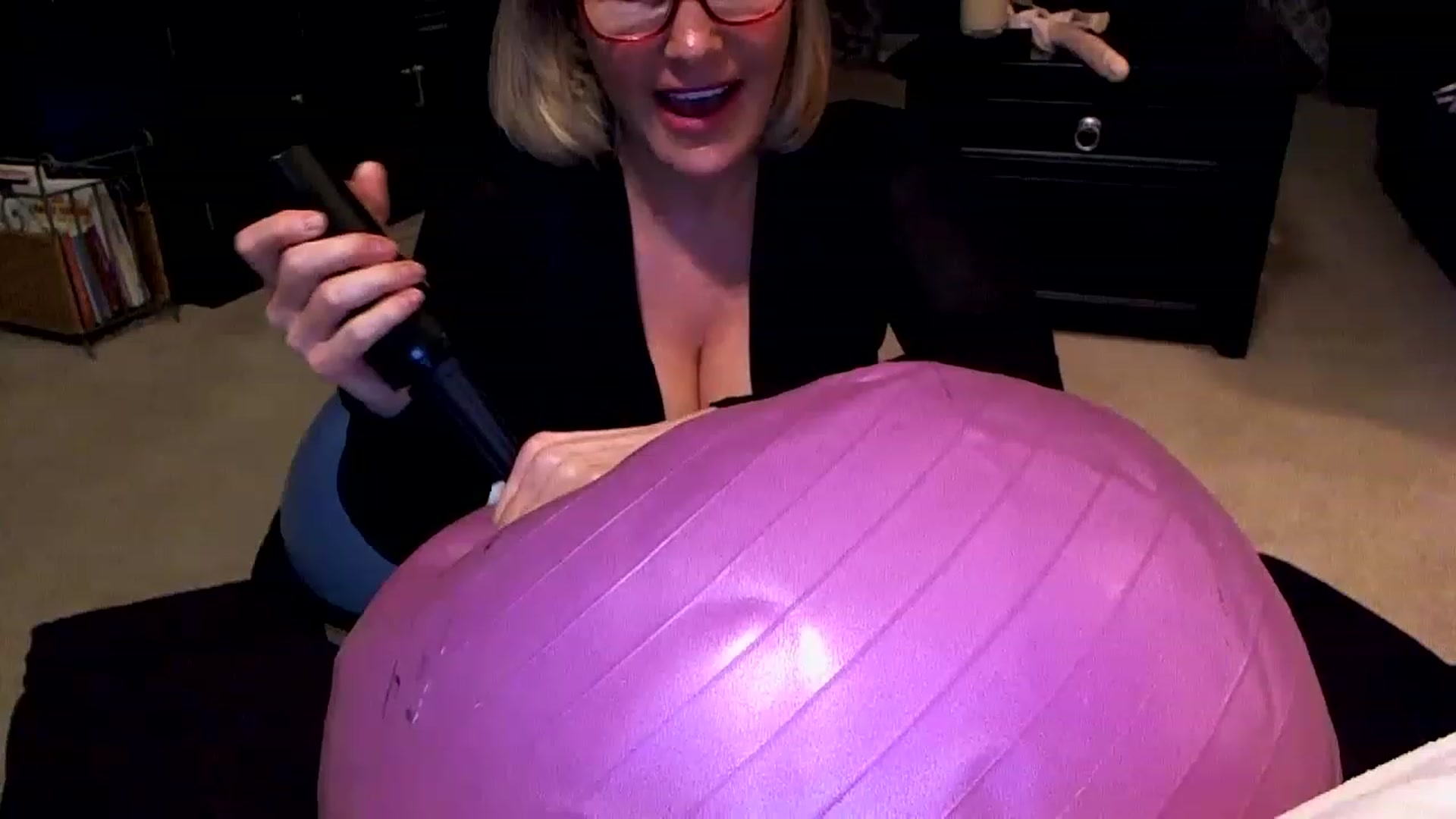 Gallery image thumbnail from Milf_Goddess's myfreecams stream on, 02/01/2023, 01:43 image 8 of 20