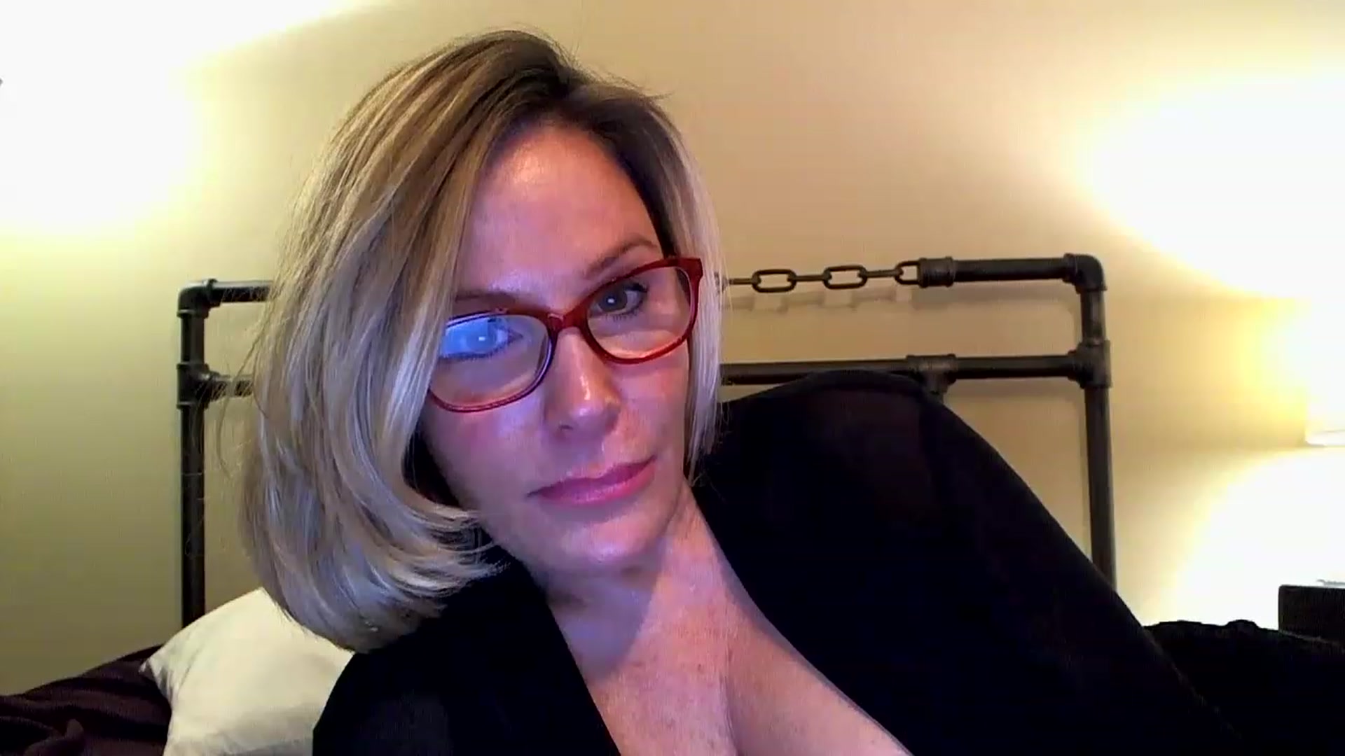 Gallery image thumbnail from Milf_Goddess's myfreecams stream on, 02/12/2023, 12:12 image 5 of 20