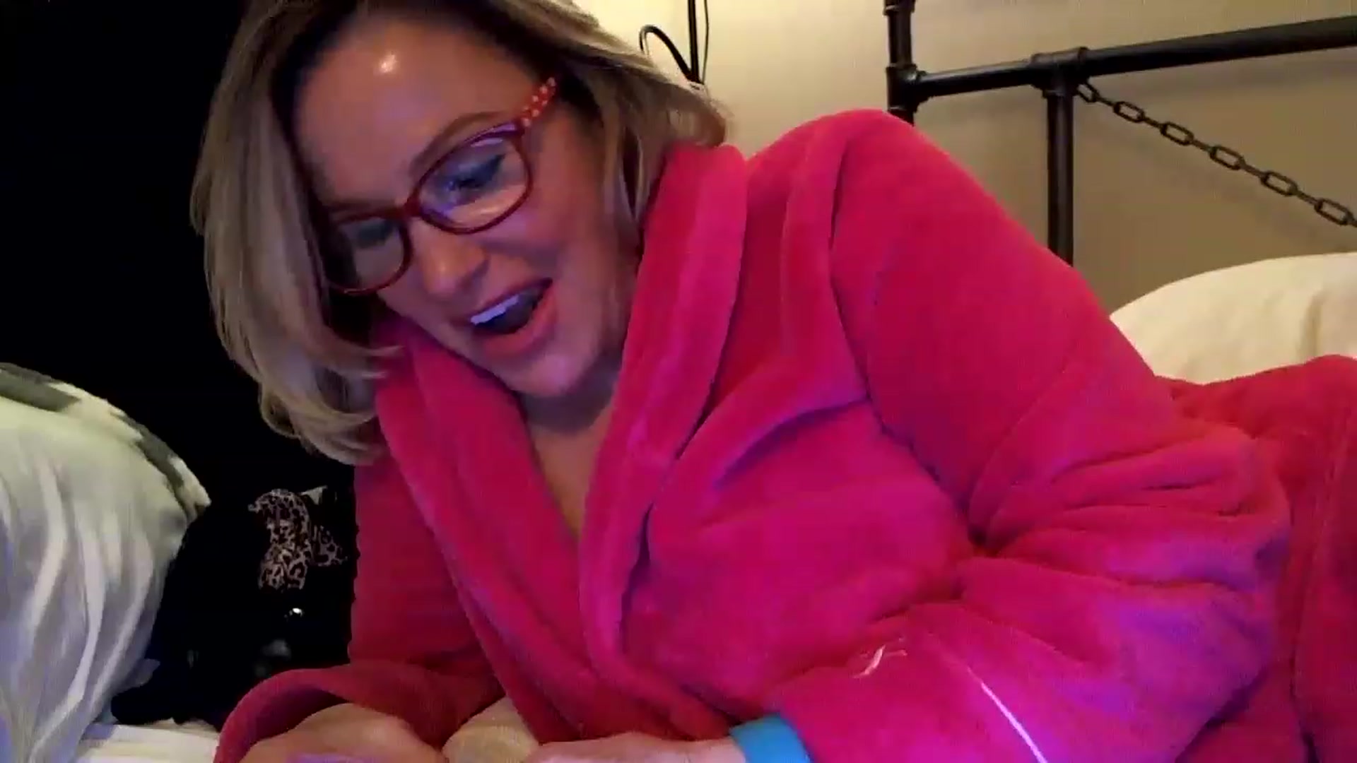 Gallery image thumbnail from Milf_Goddess's myfreecams stream on, 02/12/2023, 14:06 image 11 of 20