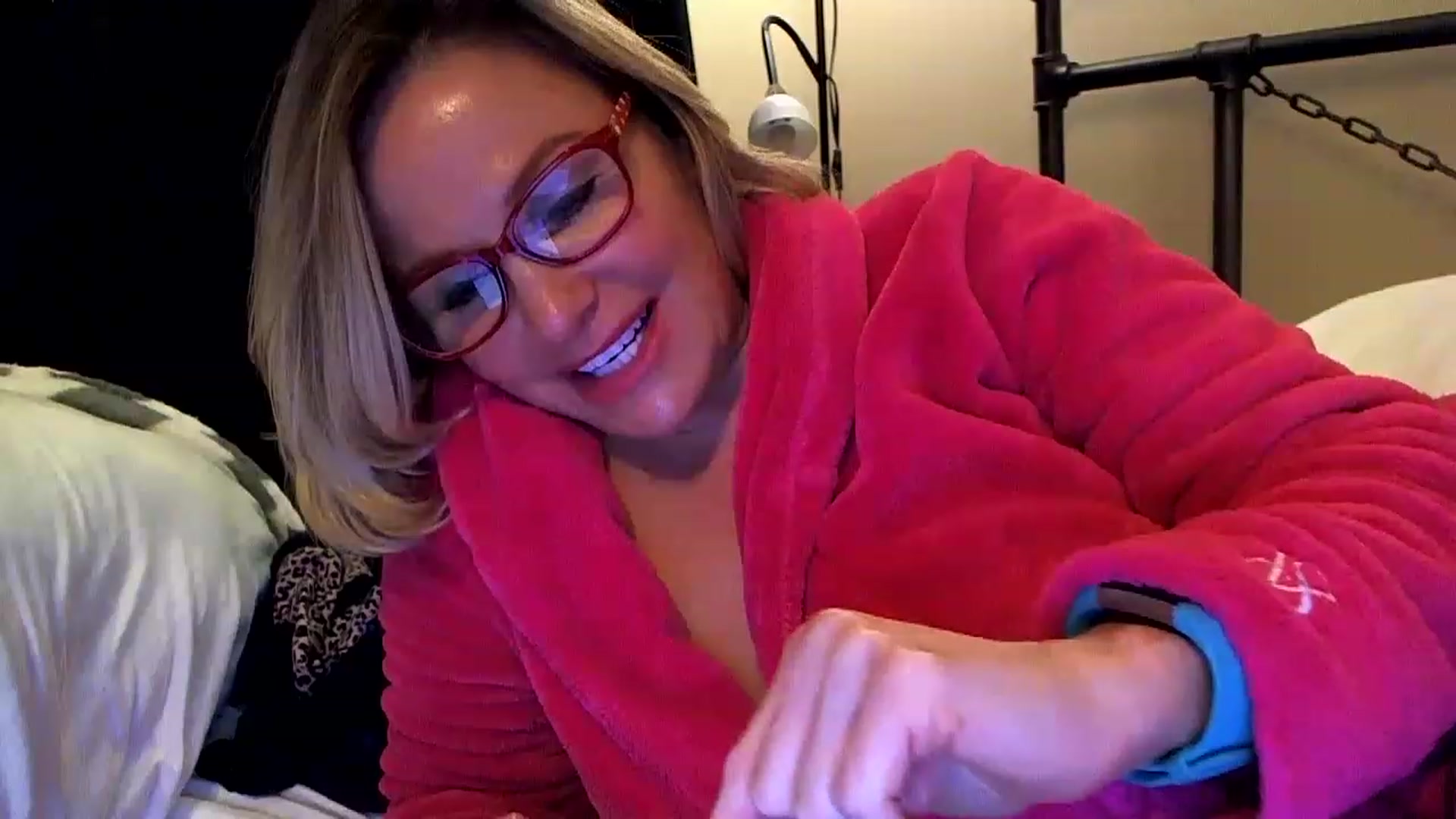 Gallery image thumbnail from Milf_Goddess's myfreecams stream on, 02/12/2023, 14:06 image 14 of 20