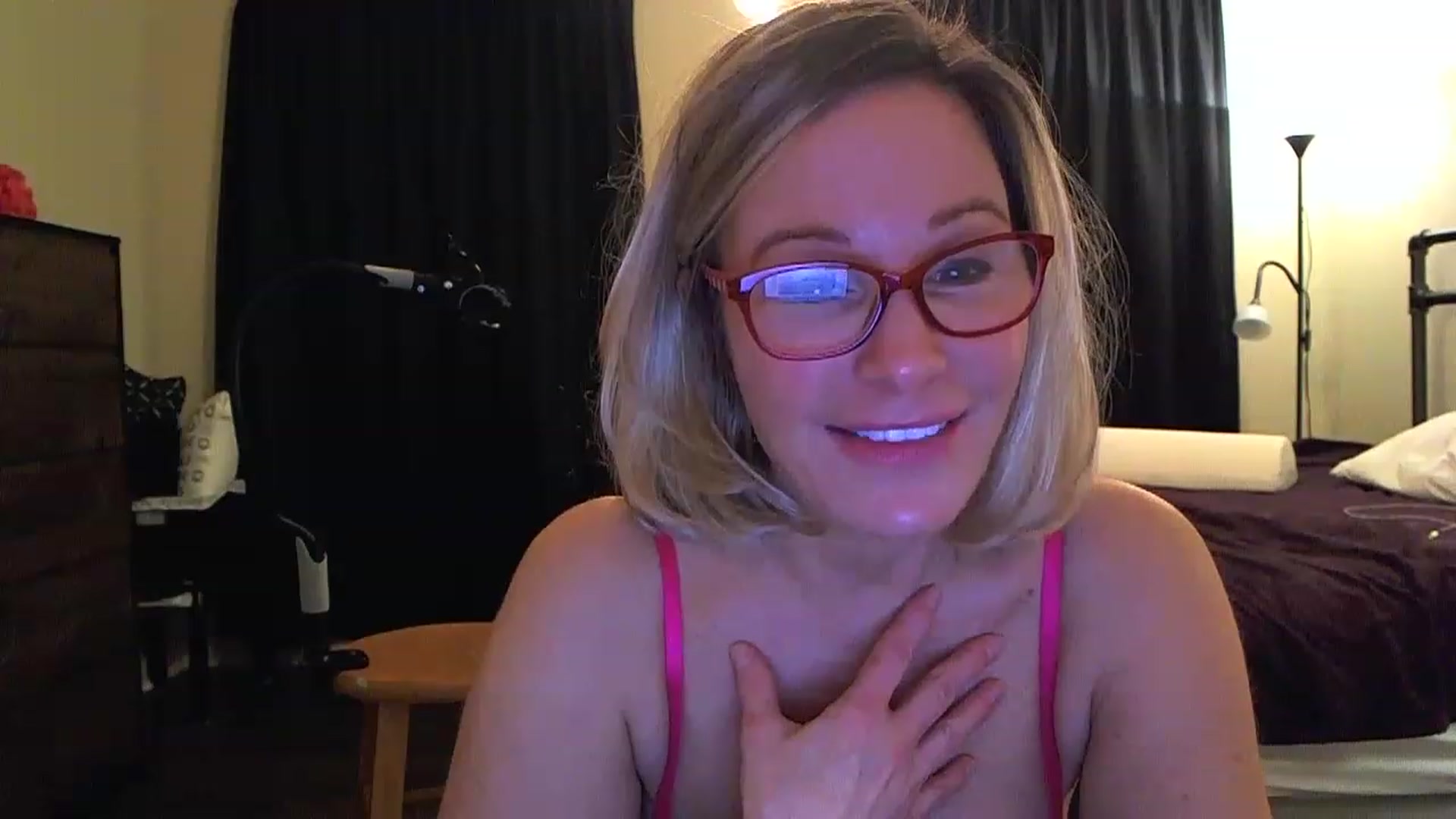 Gallery image thumbnail from Milf_Goddess's myfreecams stream on, 02/13/2023, 06:43 image 12 of 20