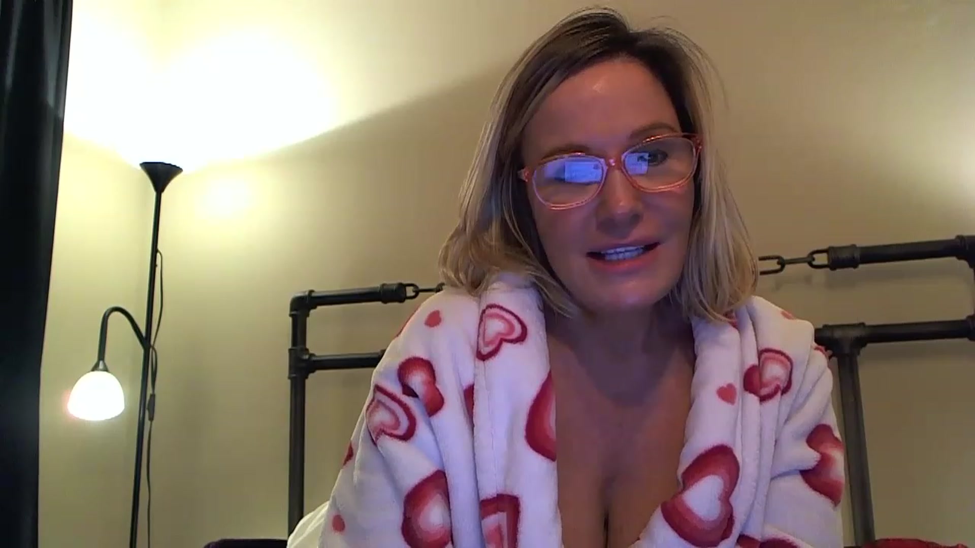 Gallery image thumbnail from Milf_Goddess's myfreecams stream on, 02/13/2023, 08:01 image 10 of 20