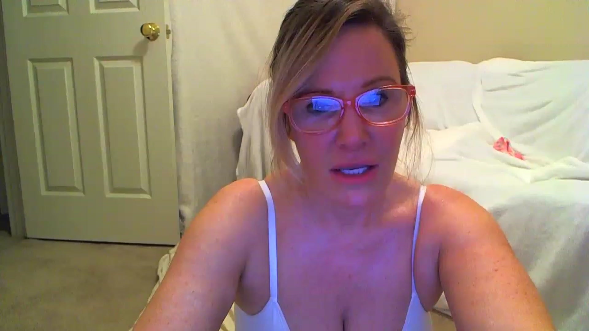 Gallery image thumbnail from Milf_Goddess's myfreecams stream on, 02/16/2023, 06:36 image 5 of 20