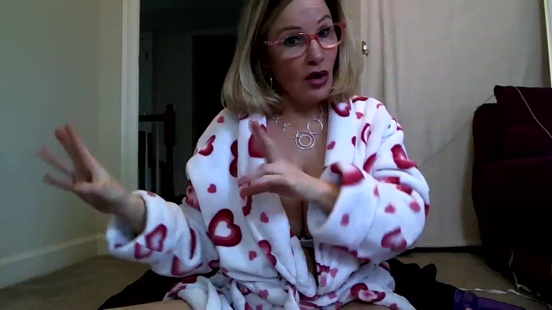 Gallery image thumbnail from Milf_Goddess's myfreecams stream on, 02/26/2023, 13:16 image 17 of 20