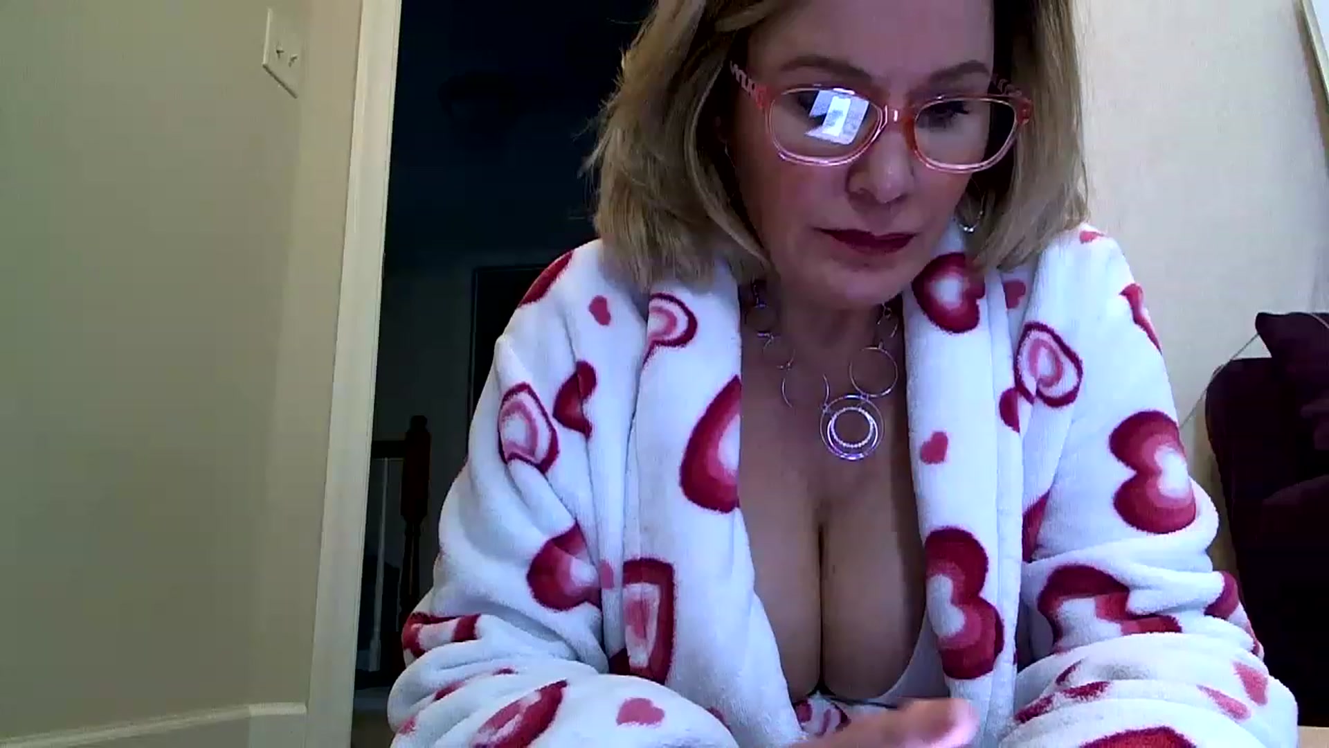 Gallery image thumbnail from Milf_Goddess's myfreecams stream on, 02/26/2023, 13:16 image 4 of 20