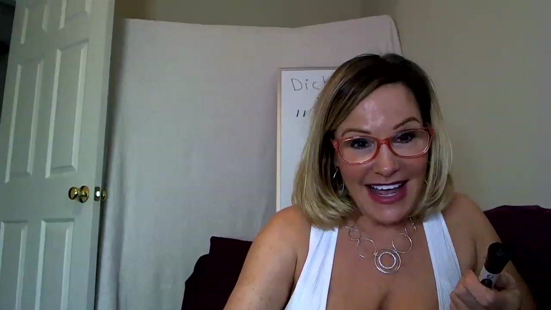 Gallery image thumbnail from Milf_Goddess's myfreecams stream on, 02/26/2023, 14:35 image 6 of 20