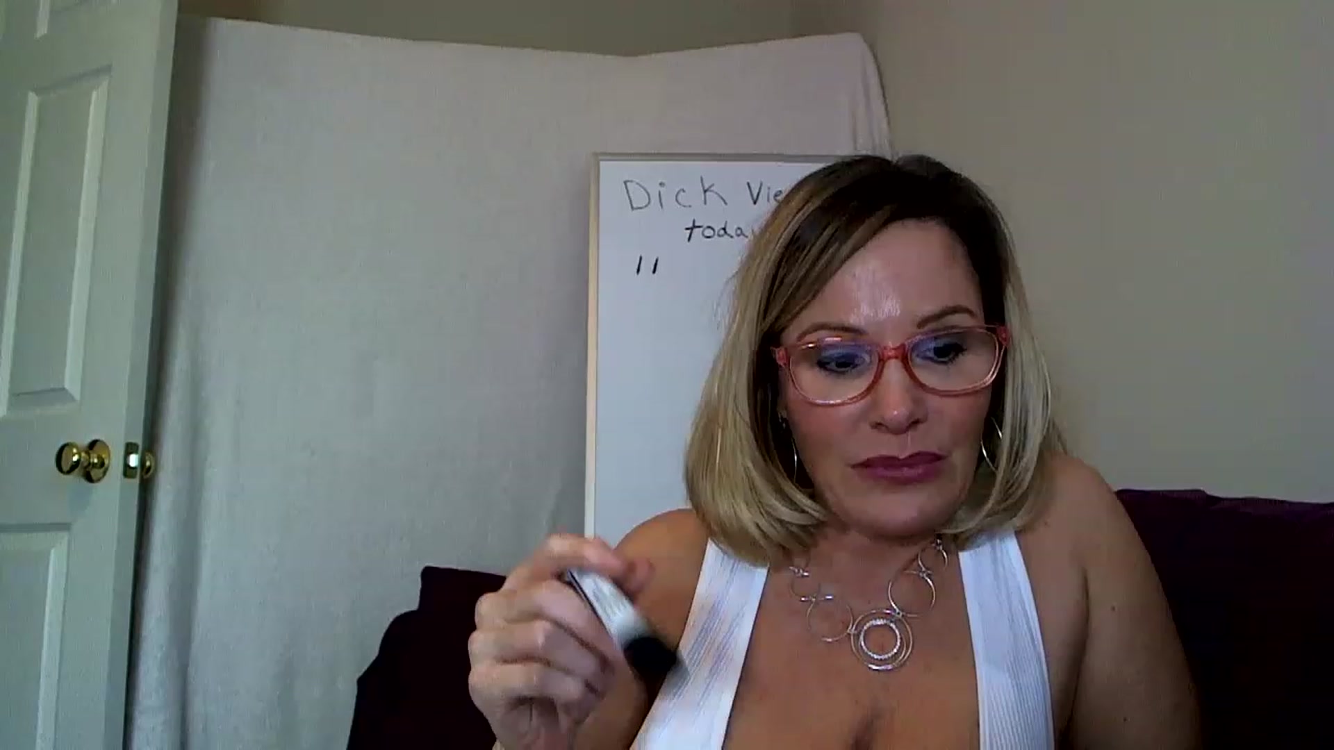 Gallery image thumbnail from Milf_Goddess's myfreecams stream on, 02/26/2023, 14:35 image 7 of 20