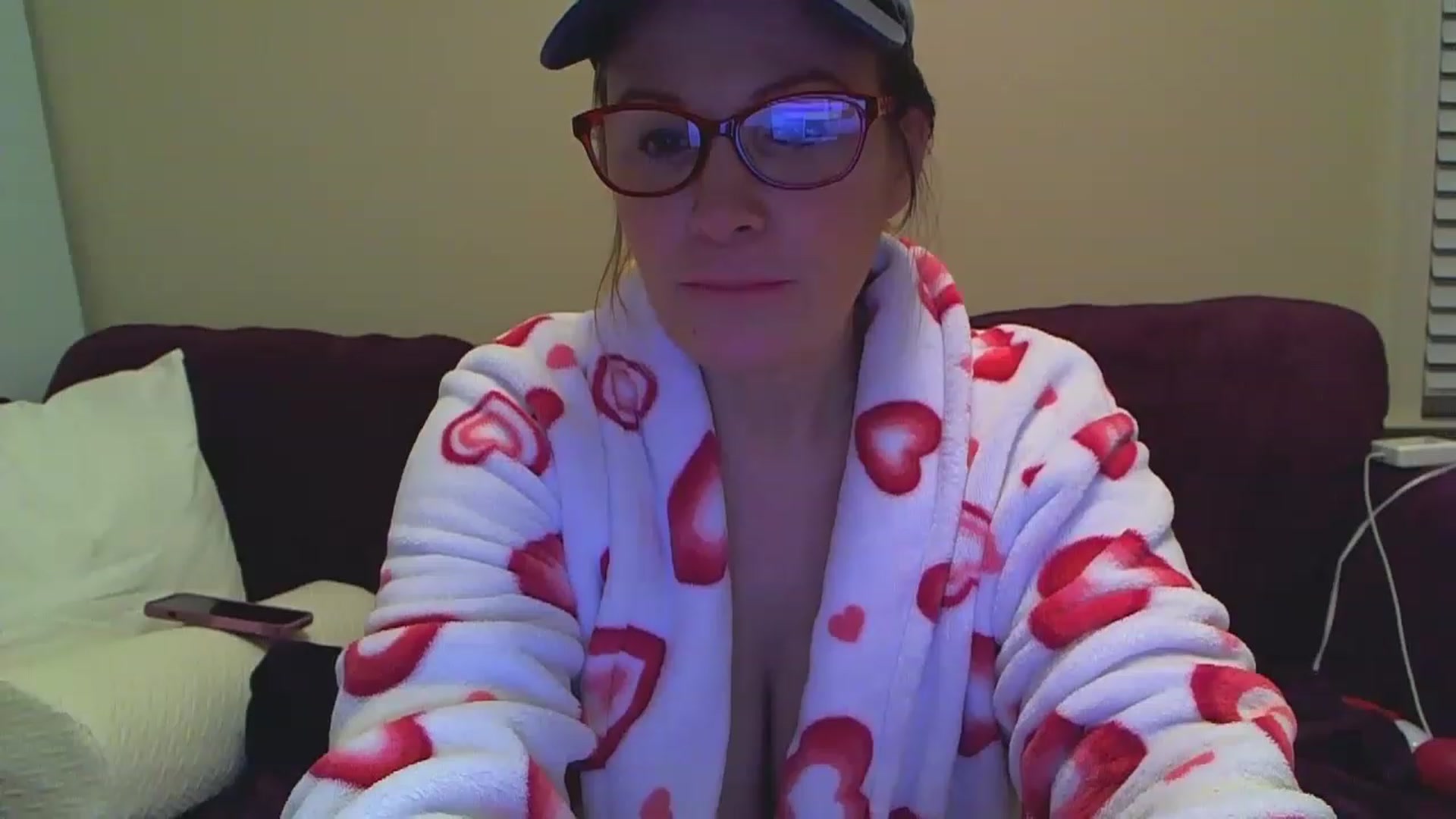 Gallery image thumbnail from Milf_Goddess's myfreecams stream on, 03/17/2023, 07:13 image 18 of 20