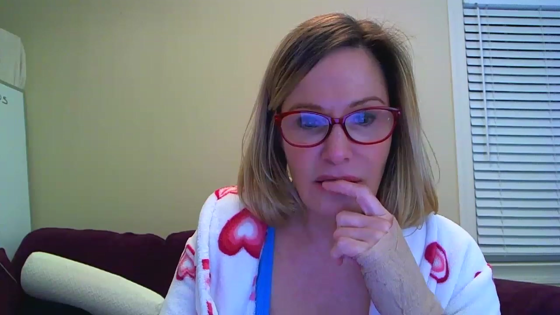 Gallery image thumbnail from Milf_Goddess's myfreecams stream on, 03/20/2023, 07:55 image 12 of 20