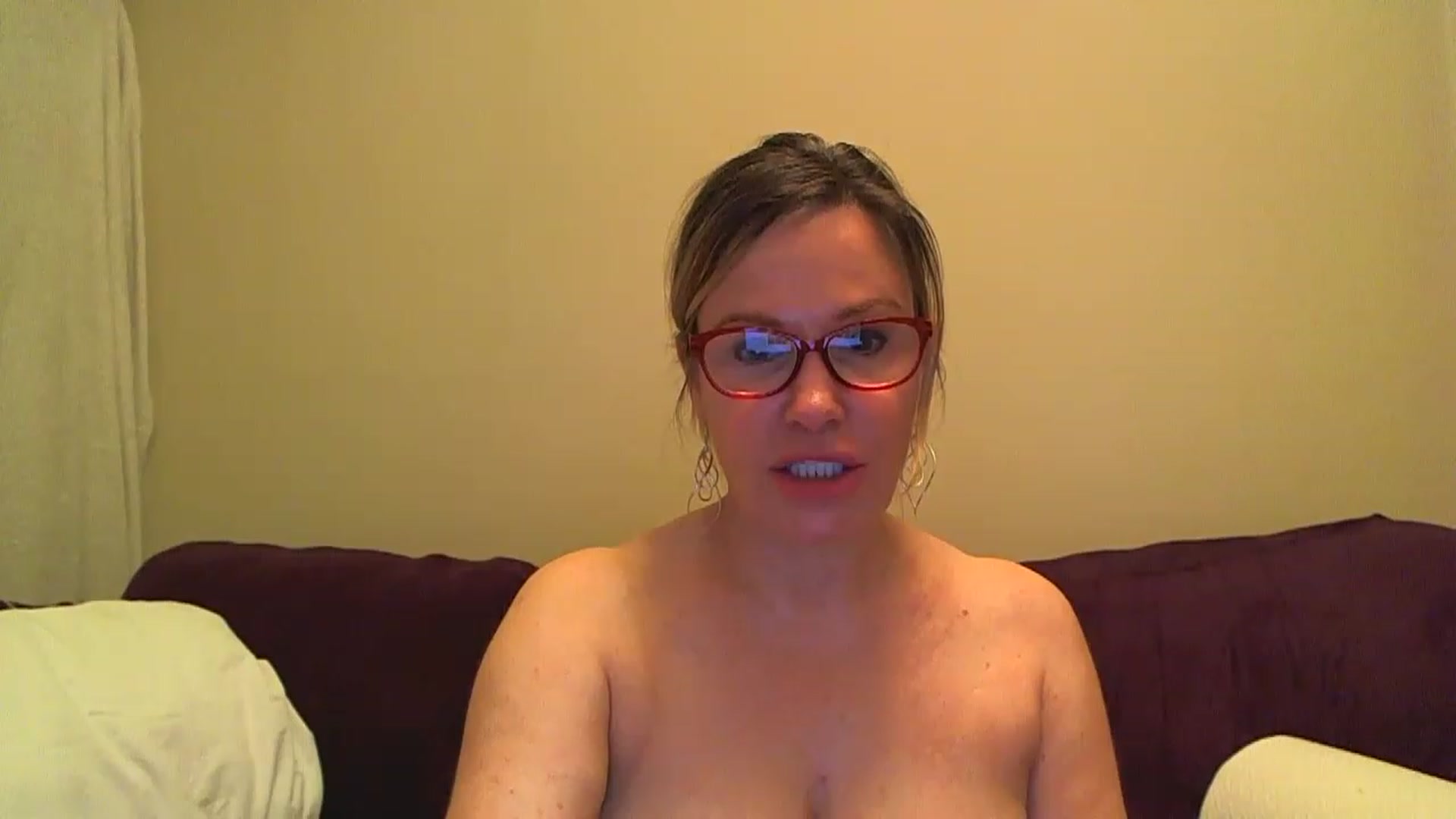 Gallery image thumbnail from Milf_Goddess's myfreecams stream on, 03/22/2023, 07:21 image 6 of 20