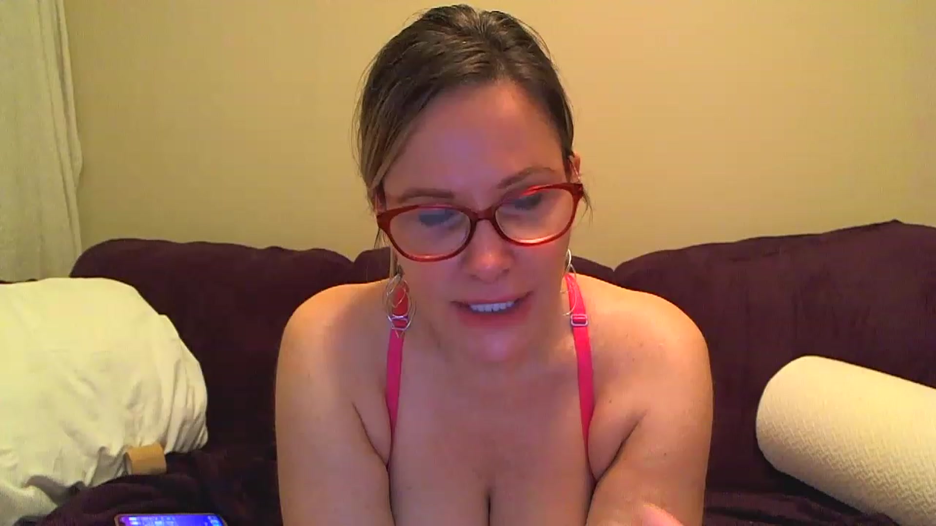 Gallery image thumbnail from Milf_Goddess's myfreecams stream on, 03/22/2023, 07:21 image 17 of 20
