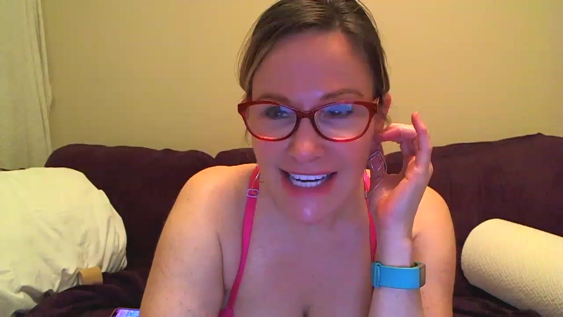 Gallery image thumbnail from Milf_Goddess's myfreecams stream on, 03/22/2023, 07:21 image 14 of 20