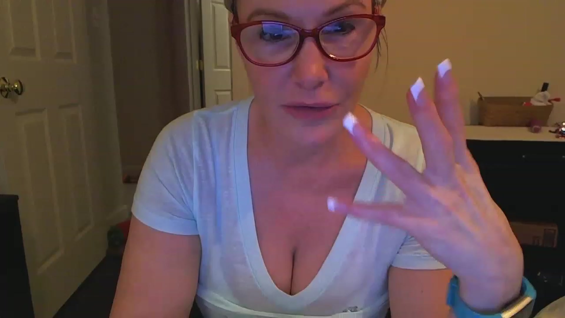 Gallery image thumbnail from Milf_Goddess's myfreecams stream on, 03/24/2023, 08:26 image 2 of 20