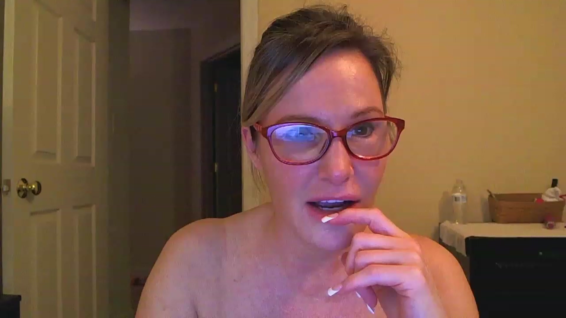 Gallery image thumbnail from Milf_Goddess's myfreecams stream on, 03/24/2023, 08:26 image 11 of 20