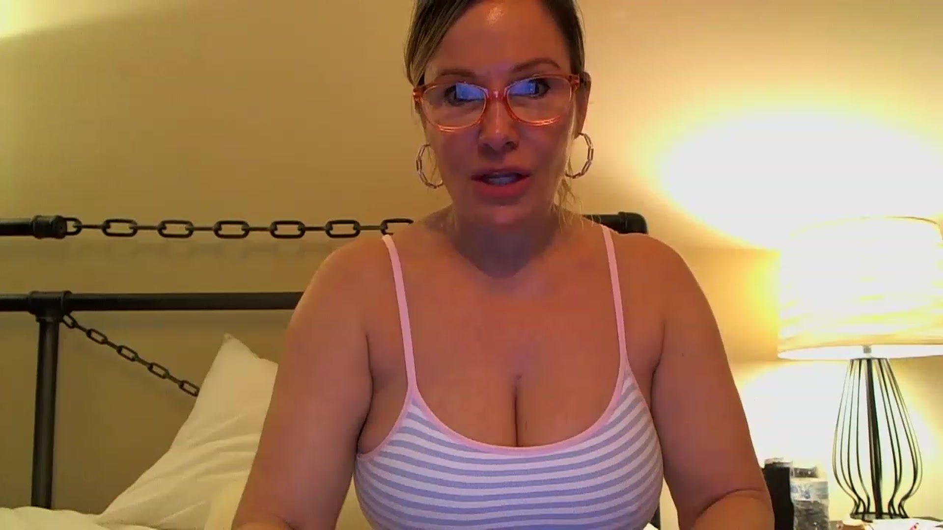 Gallery image thumbnail from Milf_Goddess's myfreecams stream on, 03/25/2023, 11:42 image 18 of 20