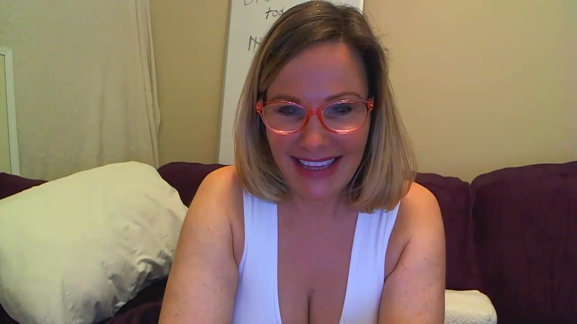 Gallery image thumbnail from Milf_Goddess's myfreecams stream on, 03/26/2023, 10:46 image 12 of 20