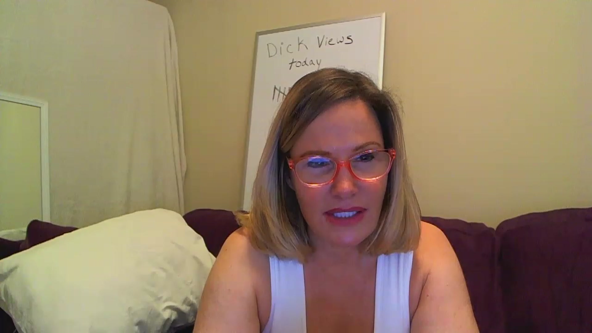 Gallery image thumbnail from Milf_Goddess's myfreecams stream on, 03/26/2023, 10:46 image 4 of 20