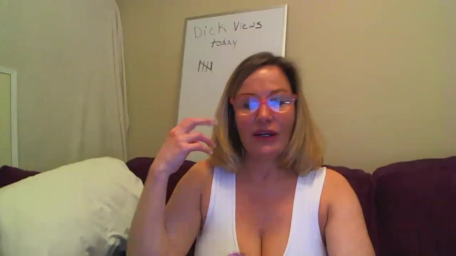 Gallery image thumbnail from Milf_Goddess's myfreecams stream on, 03/26/2023, 10:46 image 5 of 20