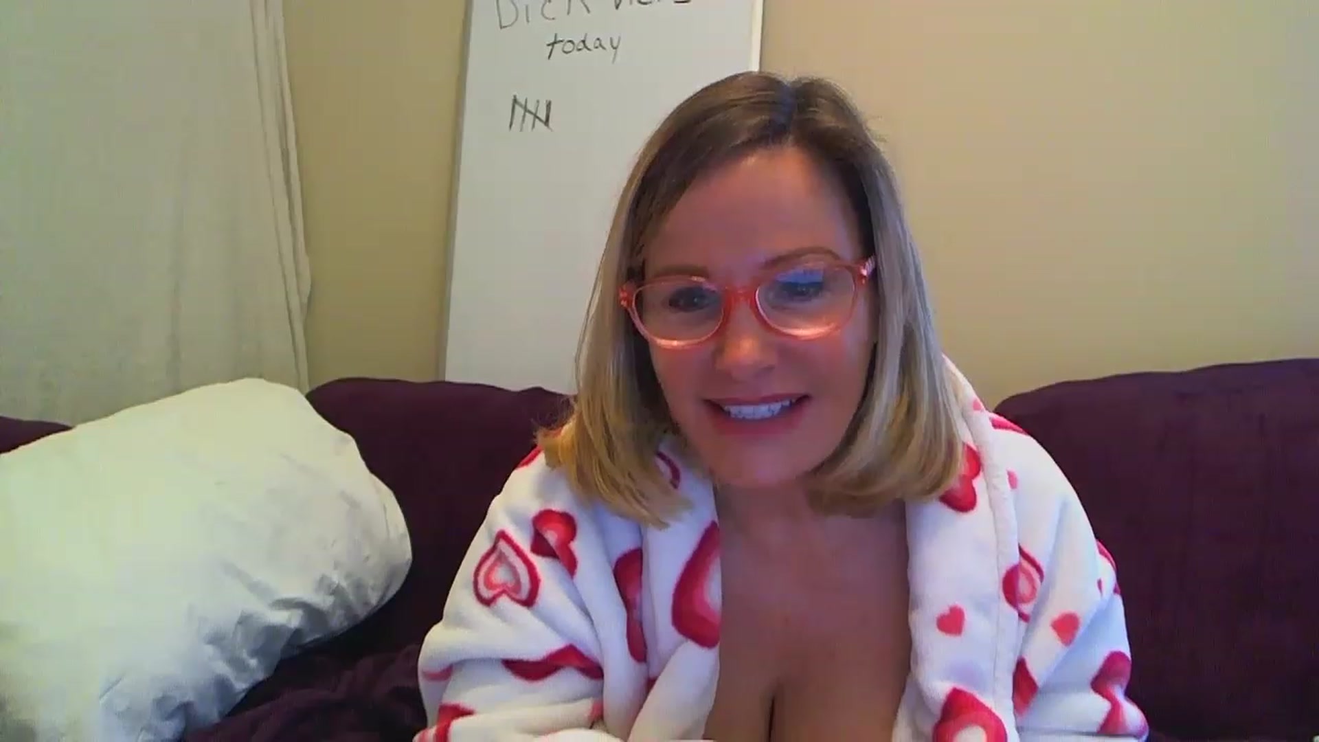 Gallery image thumbnail from Milf_Goddess's myfreecams stream on, 03/26/2023, 11:45 image 13 of 20