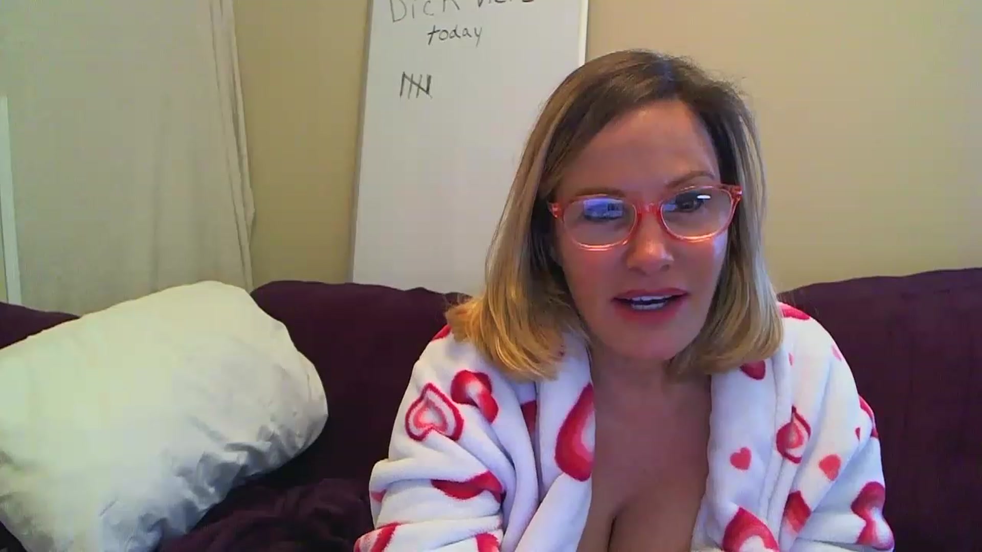 Gallery image thumbnail from Milf_Goddess's myfreecams stream on, 03/26/2023, 11:45 image 12 of 20