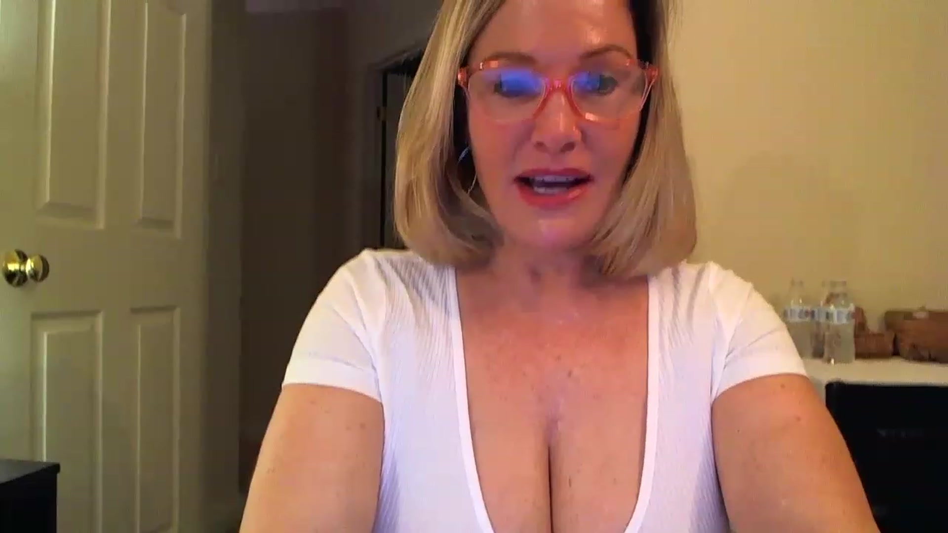 Gallery image thumbnail from Milf_Goddess's myfreecams stream on, 03/31/2023, 11:06 image 4 of 20