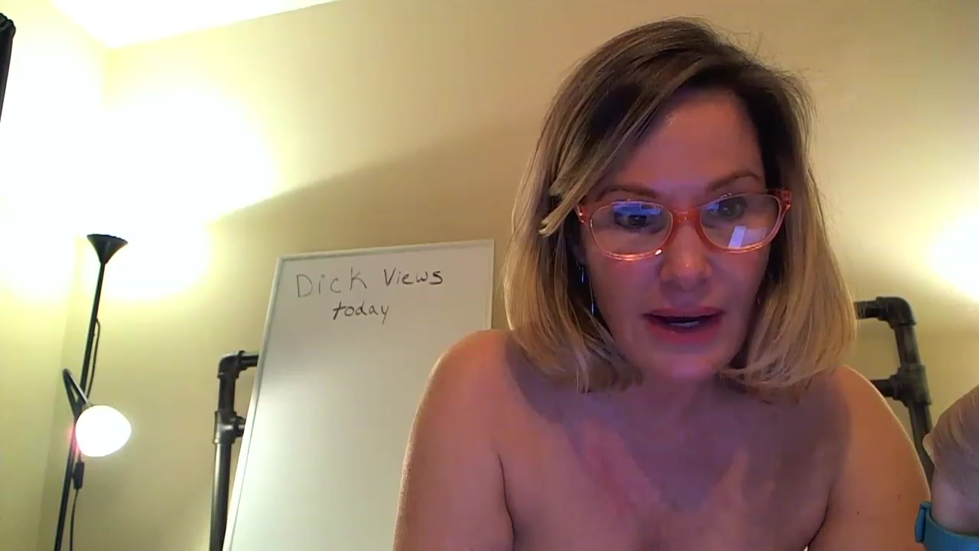 Gallery image thumbnail from Milf_Goddess's myfreecams stream on, 03/31/2023, 11:52 image 7 of 20
