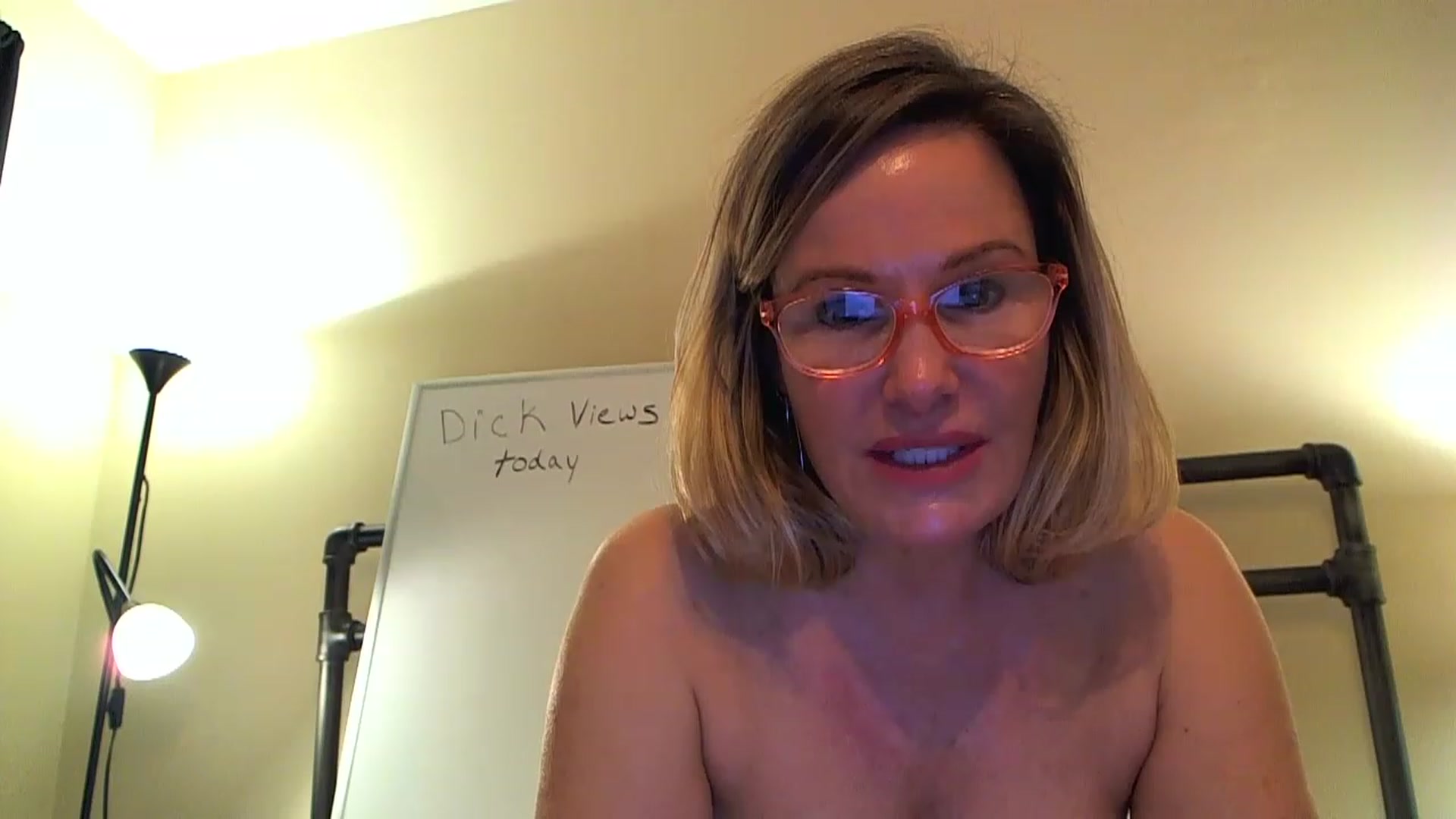 Gallery image thumbnail from Milf_Goddess's myfreecams stream on, 03/31/2023, 11:52 image 10 of 20