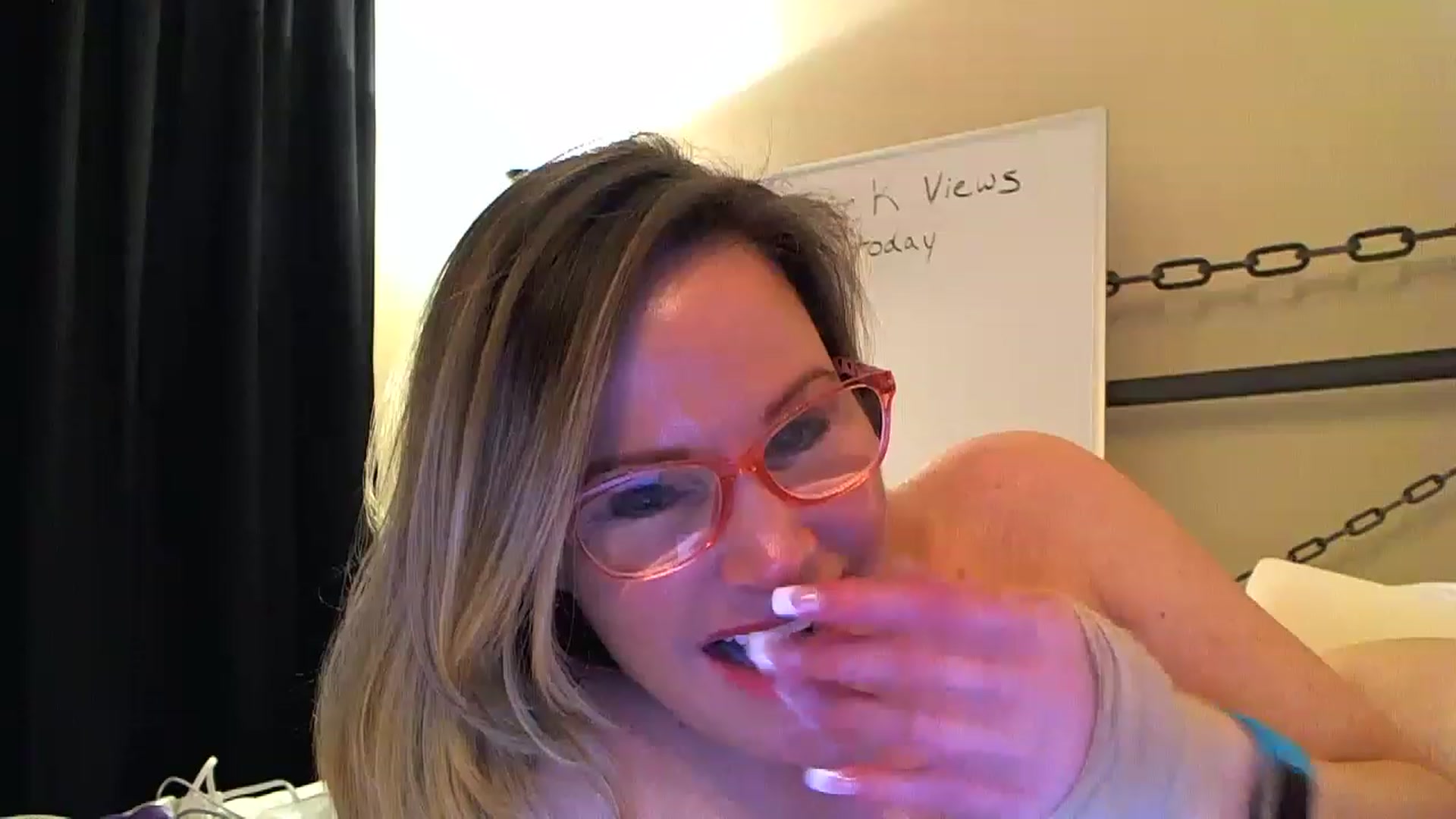 Gallery image thumbnail from Milf_Goddess's myfreecams stream on, 03/31/2023, 11:52 image 2 of 20