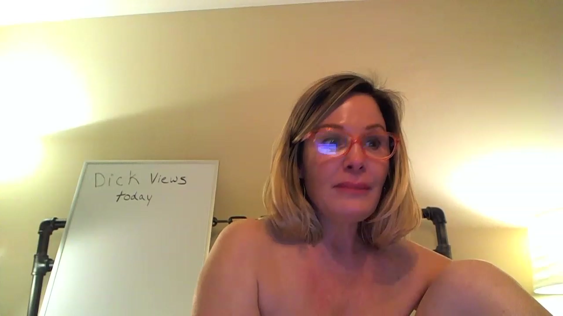 Gallery image thumbnail from Milf_Goddess's myfreecams stream on, 03/31/2023, 11:52 image 12 of 20