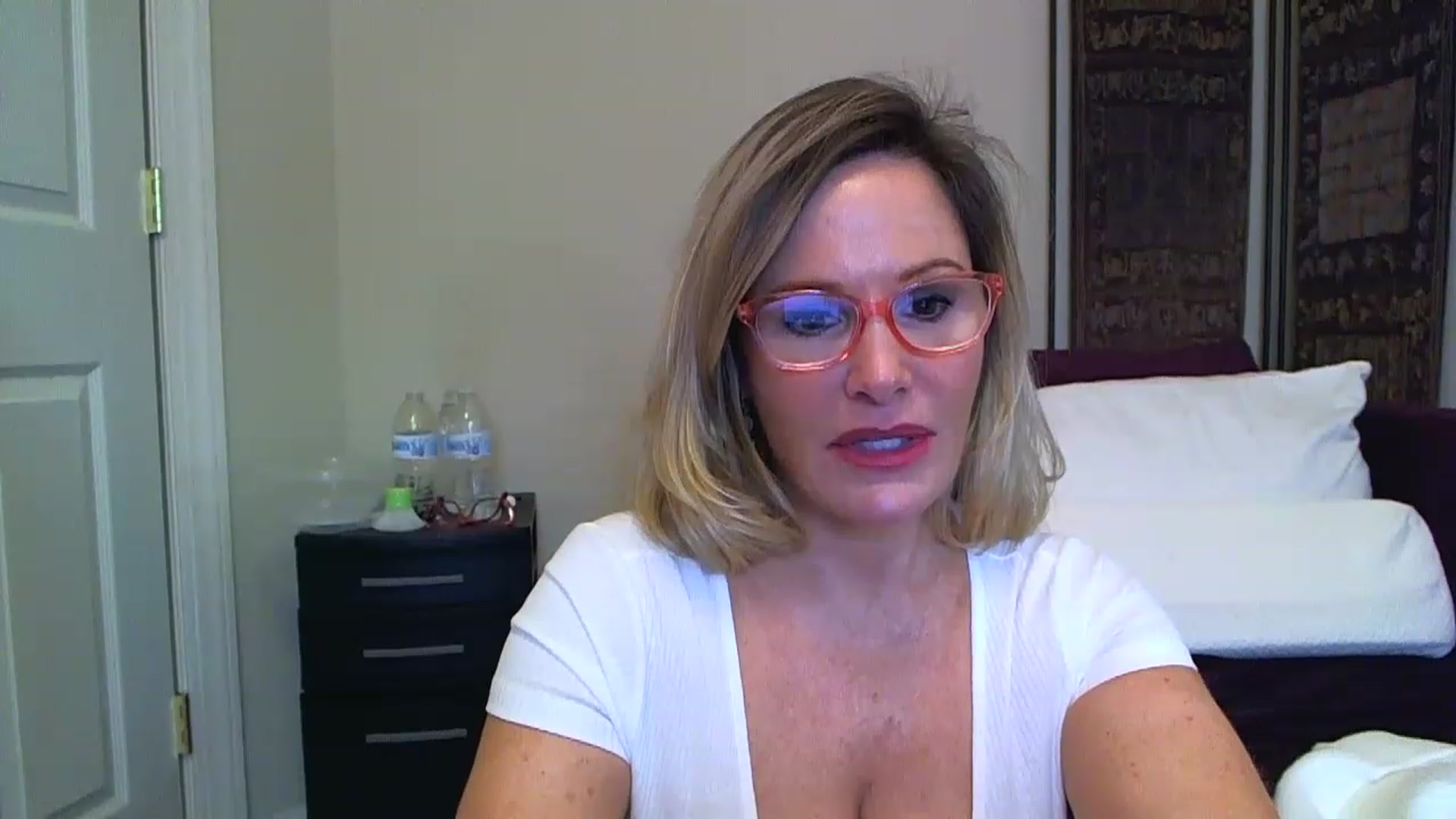 Gallery image thumbnail from Milf_Goddess's myfreecams stream on, 04/08/2023, 09:04 image 8 of 20