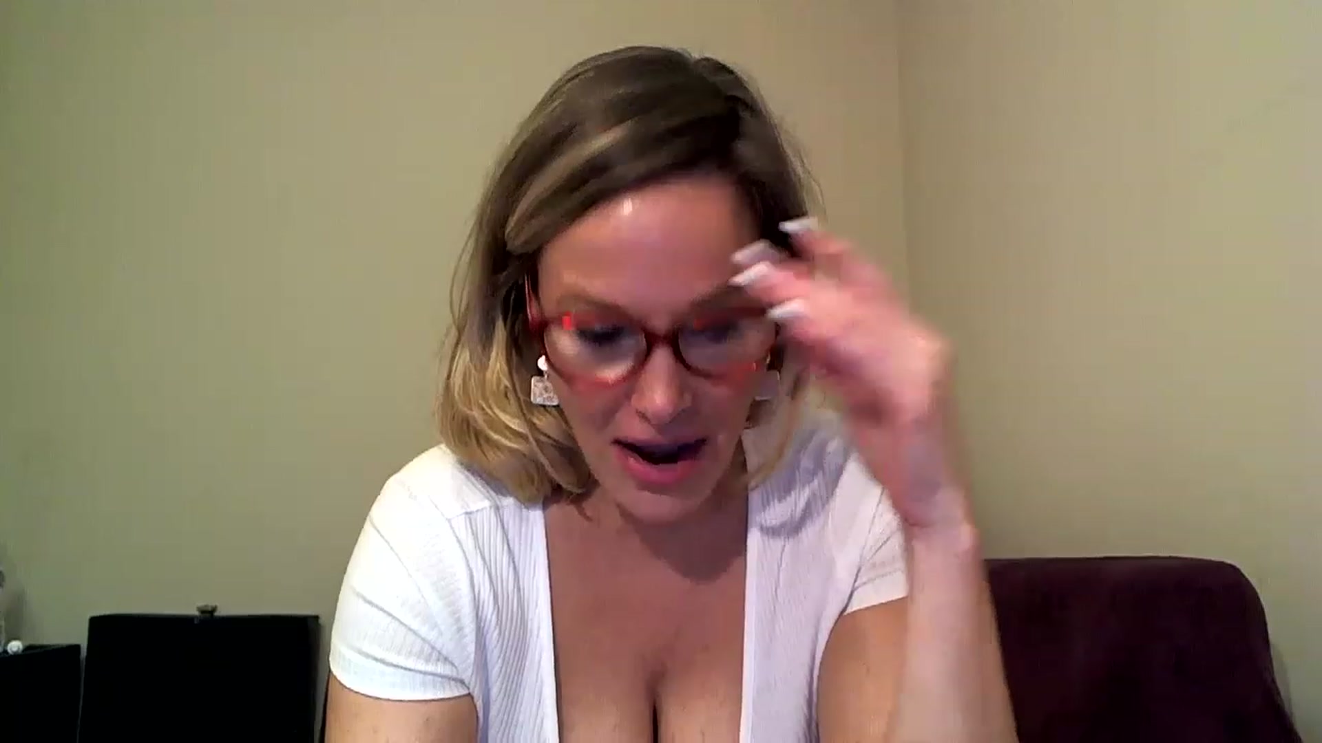 Gallery image thumbnail from Milf_Goddess's myfreecams stream on, 04/08/2023, 11:09 image 19 of 20