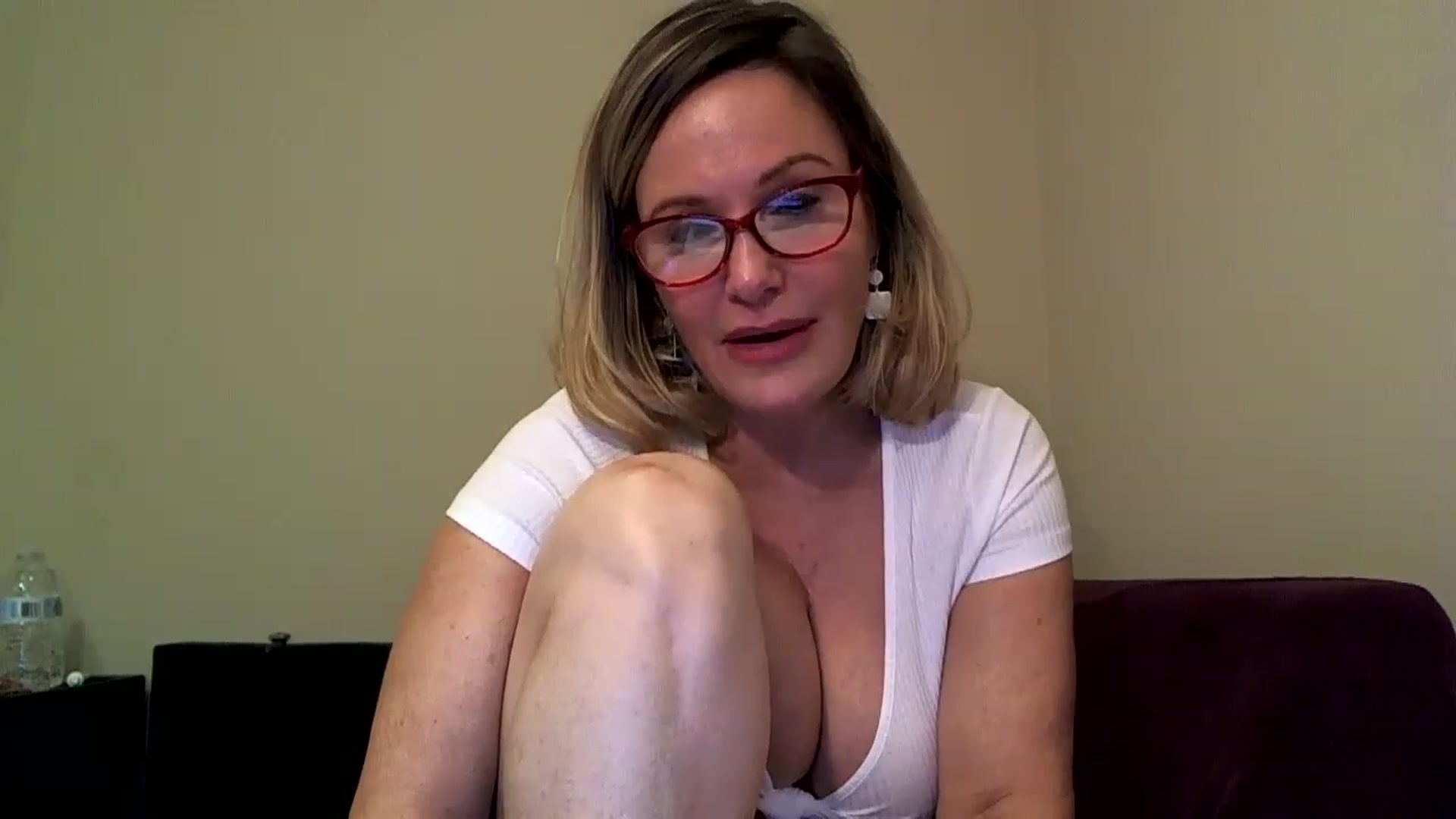 Gallery image thumbnail from Milf_Goddess's myfreecams stream on, 04/08/2023, 11:09 image 7 of 20