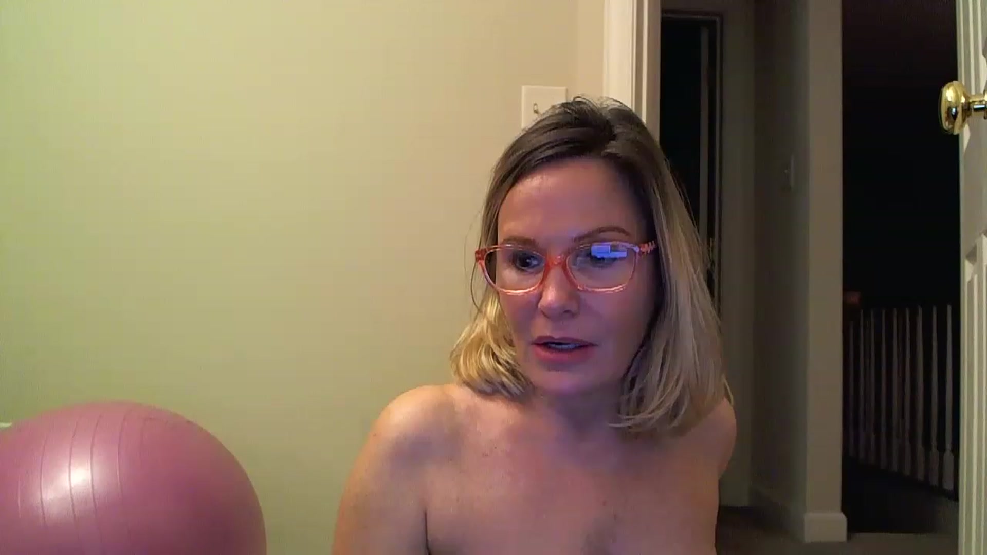 Gallery image thumbnail from Milf_Goddess's myfreecams stream on, 04/09/2023, 08:26 image 4 of 20