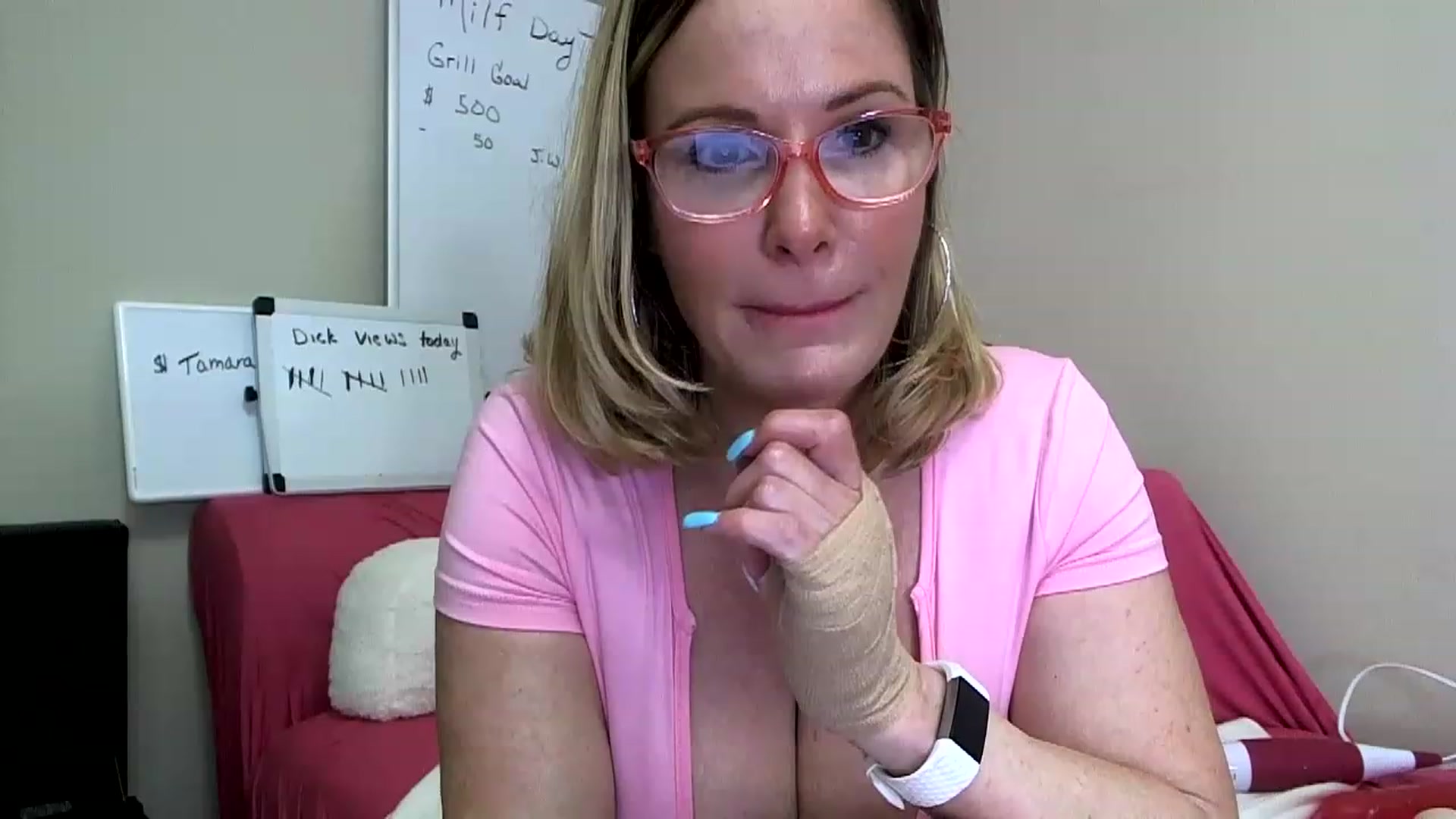 Gallery image thumbnail from Milf_Goddess's myfreecams stream on, 05/16/2023, 09:09 image 18 of 20