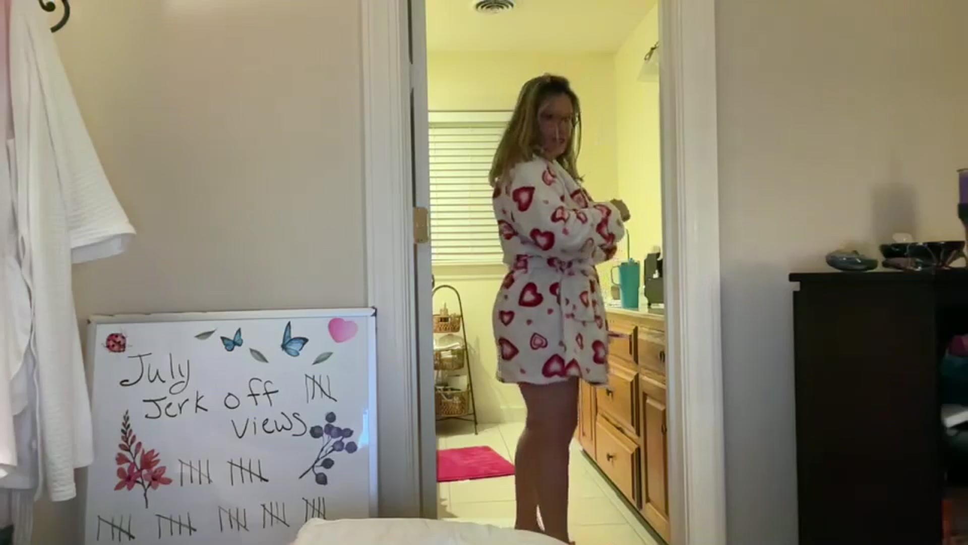 Gallery image thumbnail from Milf_Goddess's myfreecams stream on, 07/21/2024, 09:06 image 6 of 20