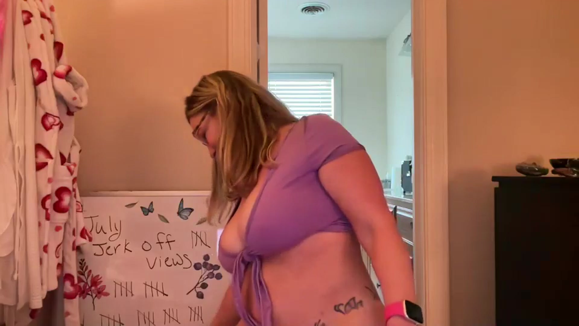 Gallery image thumbnail from Milf_Goddess's myfreecams stream on, 07/21/2024, 11:35 image 17 of 20