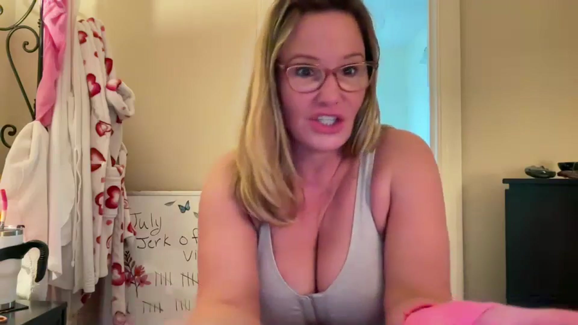 Gallery image thumbnail from Milf_Goddess's myfreecams stream on, 07/21/2024, 13:01 image 15 of 20