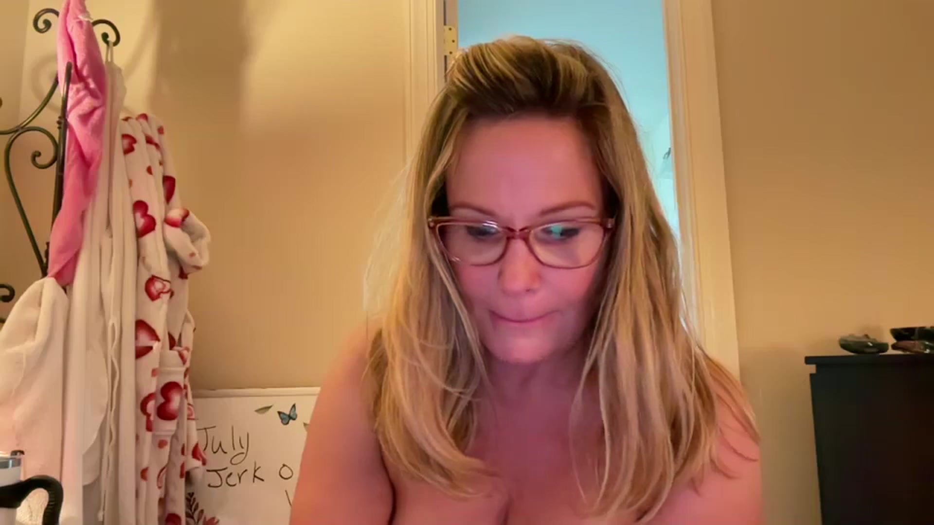 Gallery image thumbnail from Milf_Goddess's myfreecams stream on, 07/21/2024, 13:01 image 3 of 20